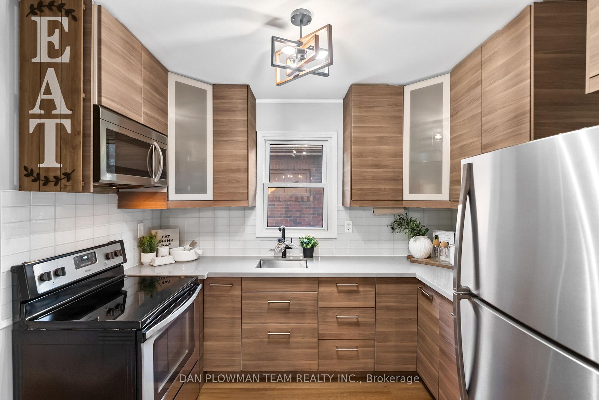 Photo 15 of 110 Warren Avenue, Oshawa, McLaughlin — HOMEH