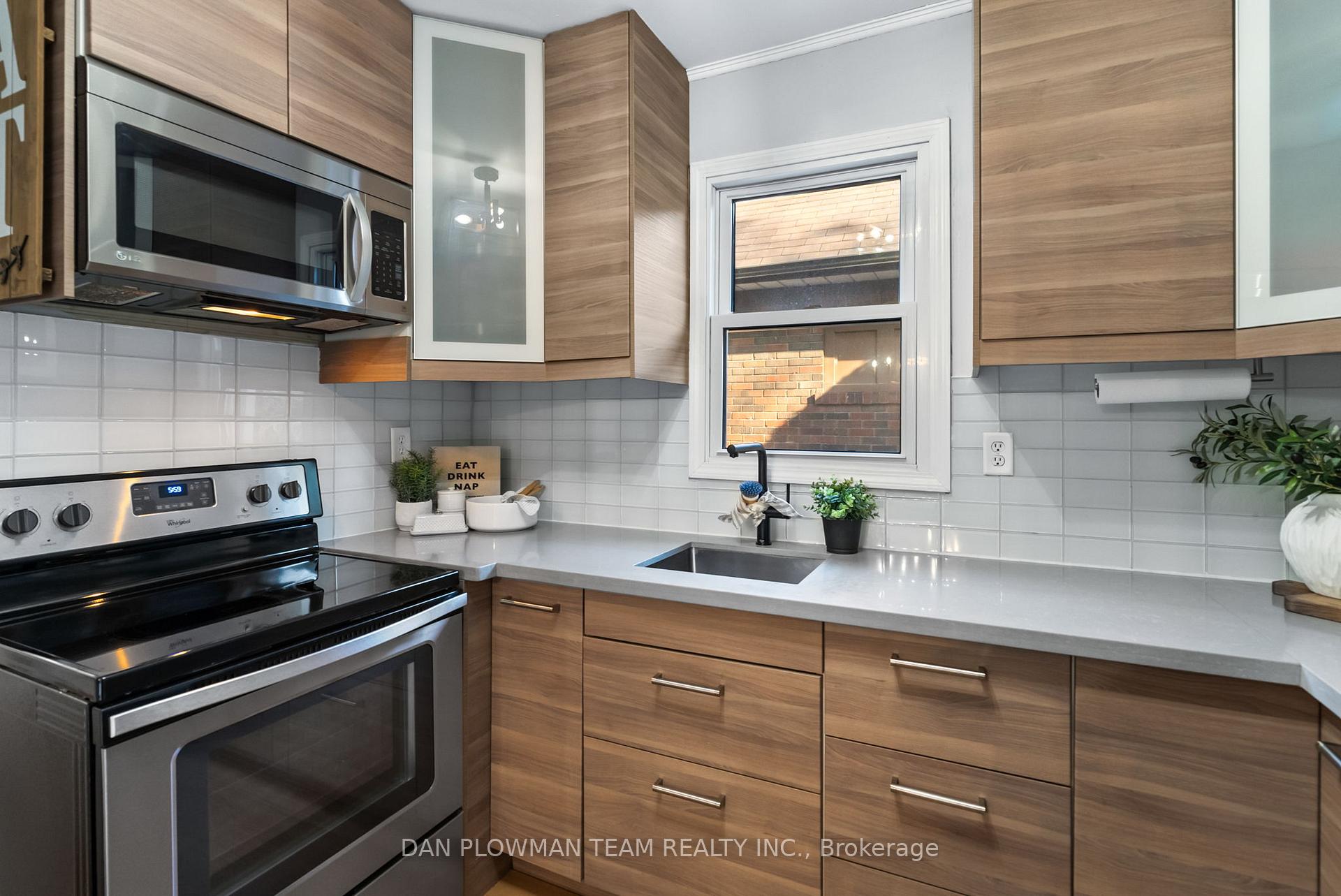 Photo 17 of 110 Warren Avenue, Oshawa, McLaughlin — HOMEH