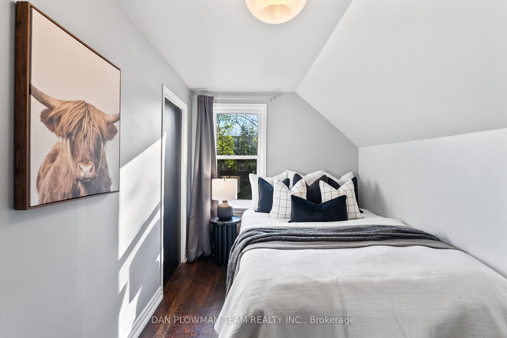 Photo 25 of 110 Warren Avenue, Oshawa, McLaughlin — HOMEH