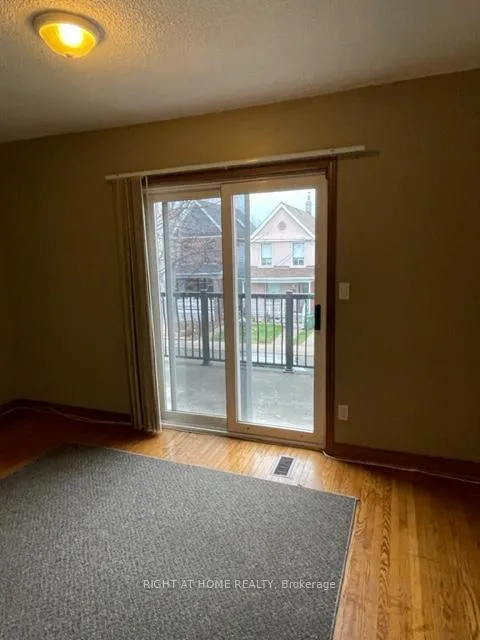 Photo 6 of Unit 2nd Floor, 31 Hallam Street, Toronto, Dovercourt-Wallace Emerson-Junction — HOMEH