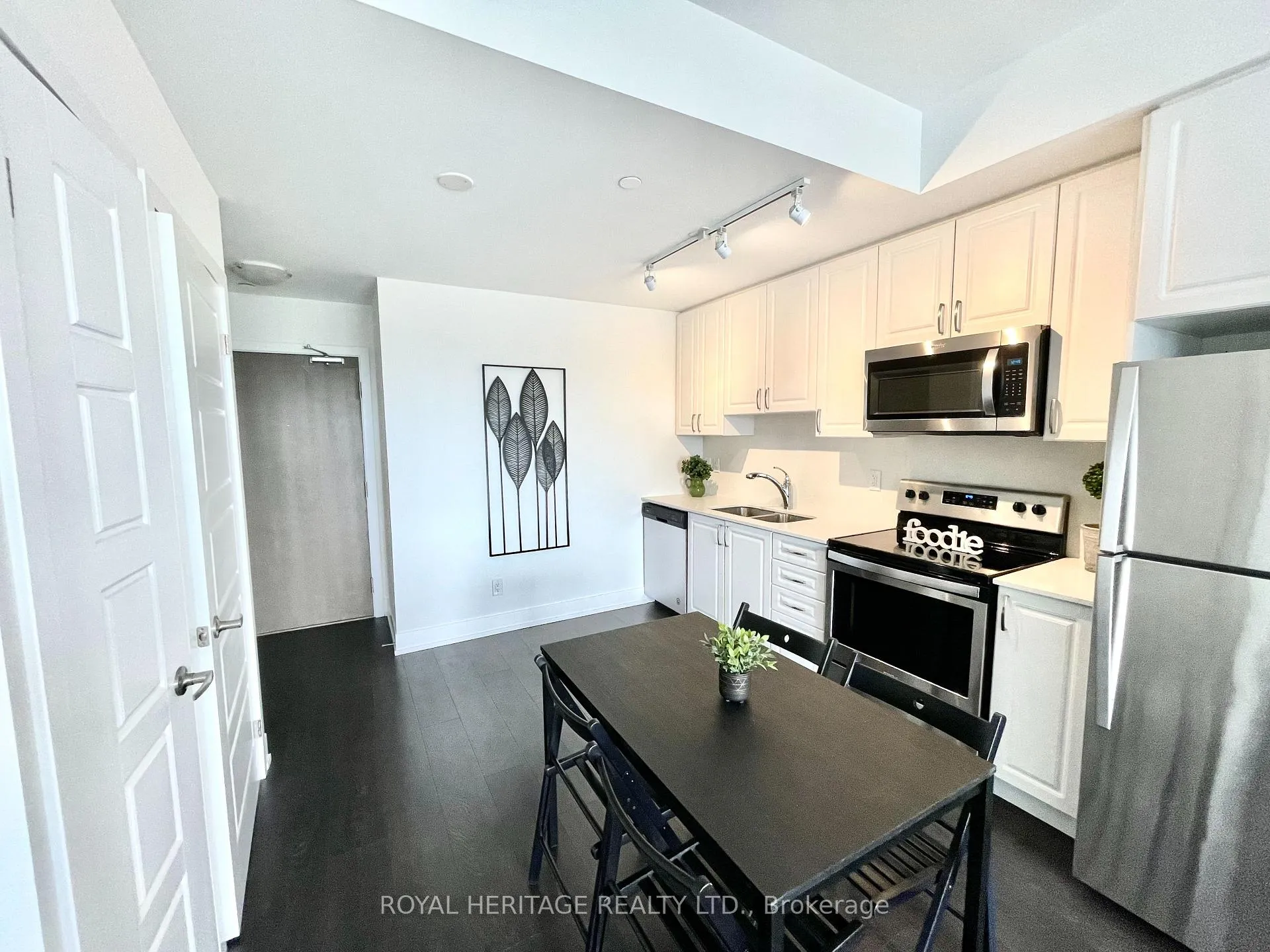 Photo 2 of Unit LP 6, 1255 Bayly Street, Pickering, Bay Ridges — HOMEH