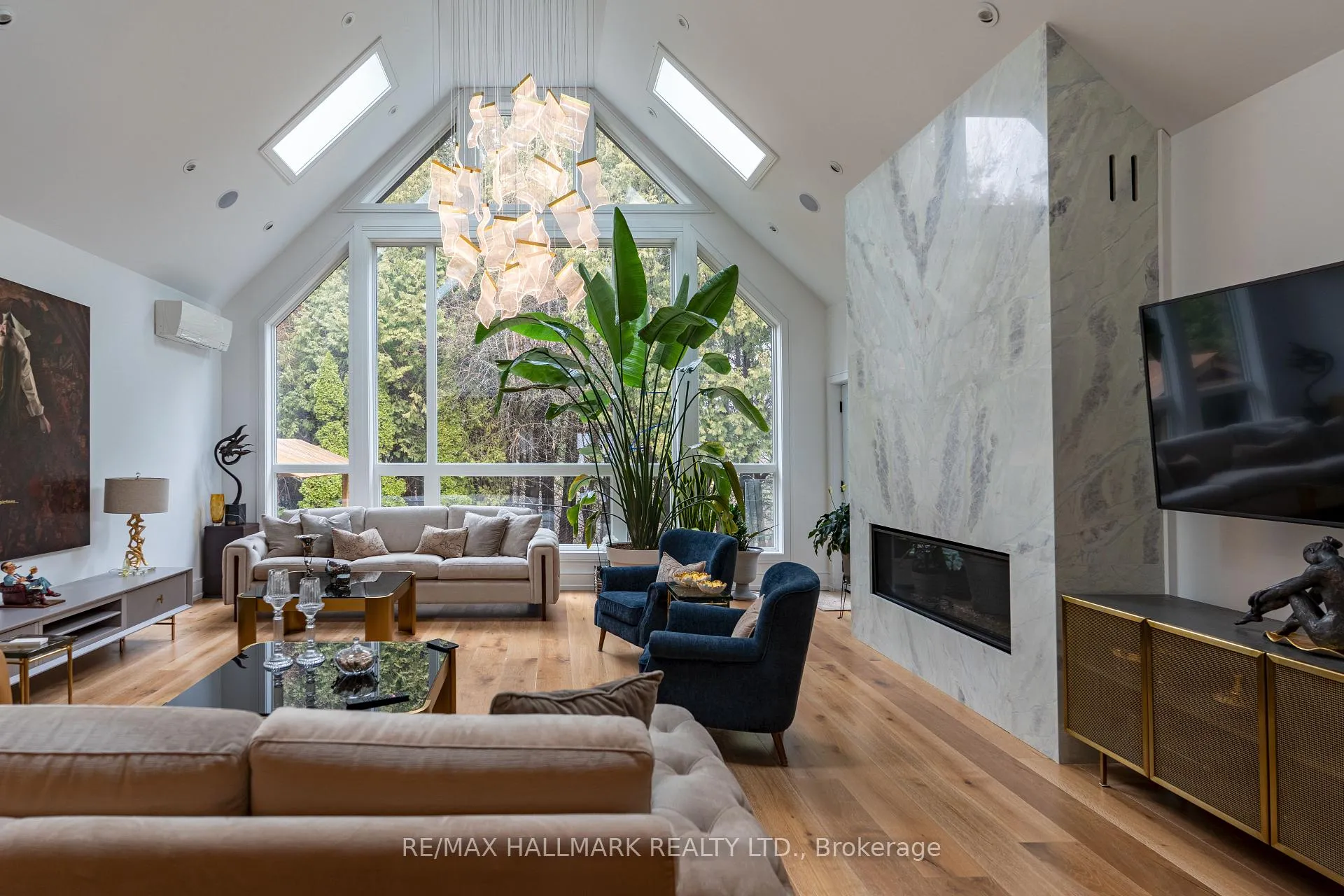 Photo 4 of 124 Timpson Drive, Aurora, Aurora Highlands — HOMEH