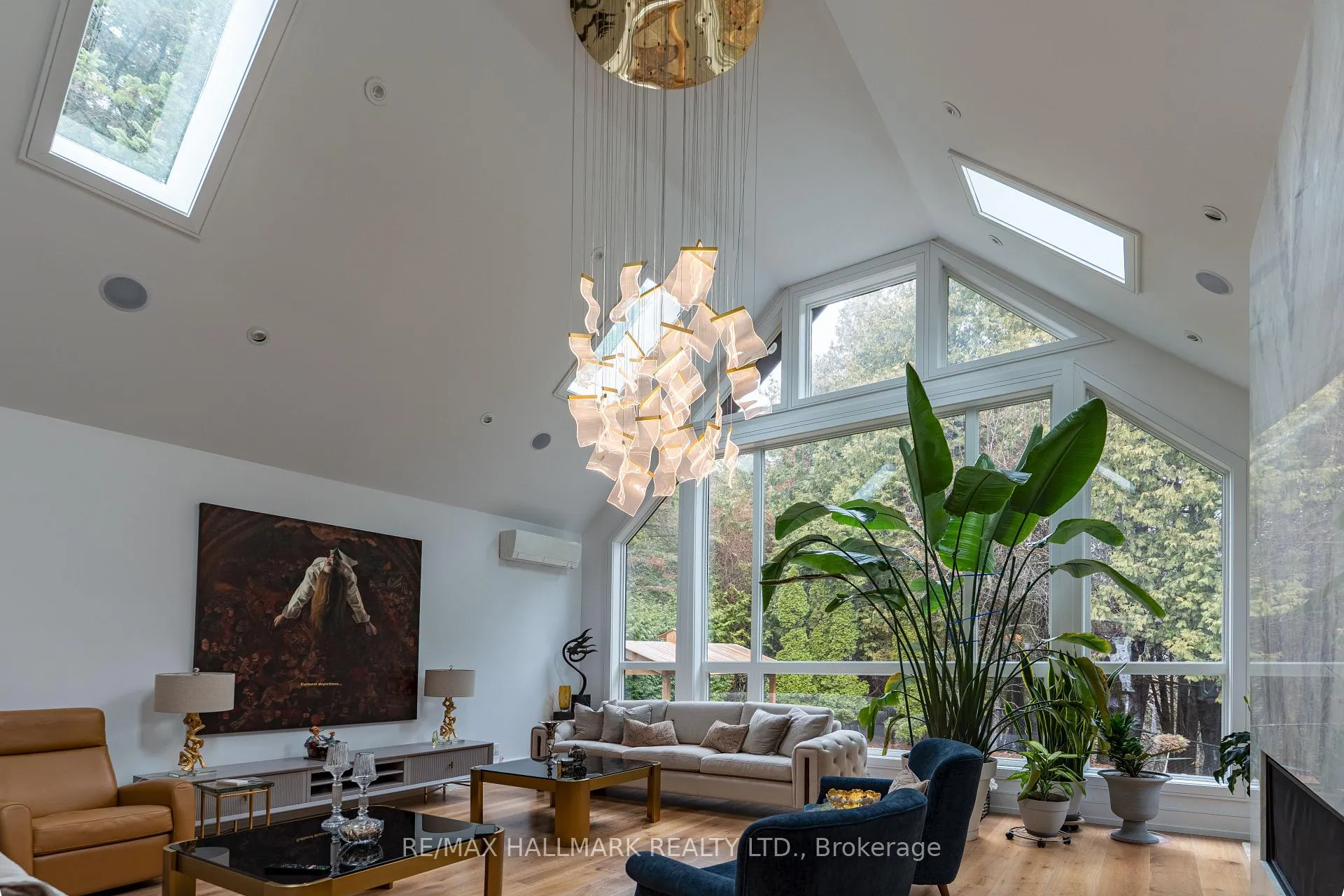 Photo 5 of 124 Timpson Drive, Aurora, Aurora Highlands — HOMEH
