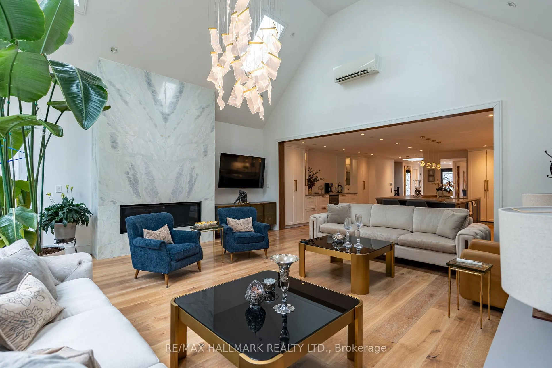 Photo 6 of 124 Timpson Drive, Aurora, Aurora Highlands — HOMEH