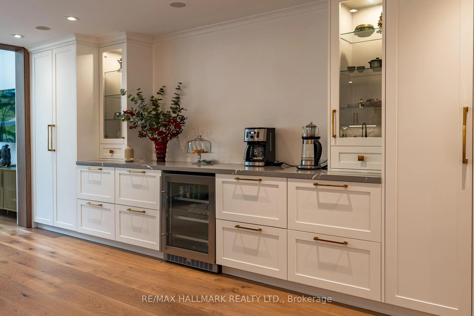 Photo 10 of 124 Timpson Drive, Aurora, Aurora Highlands — HOMEH