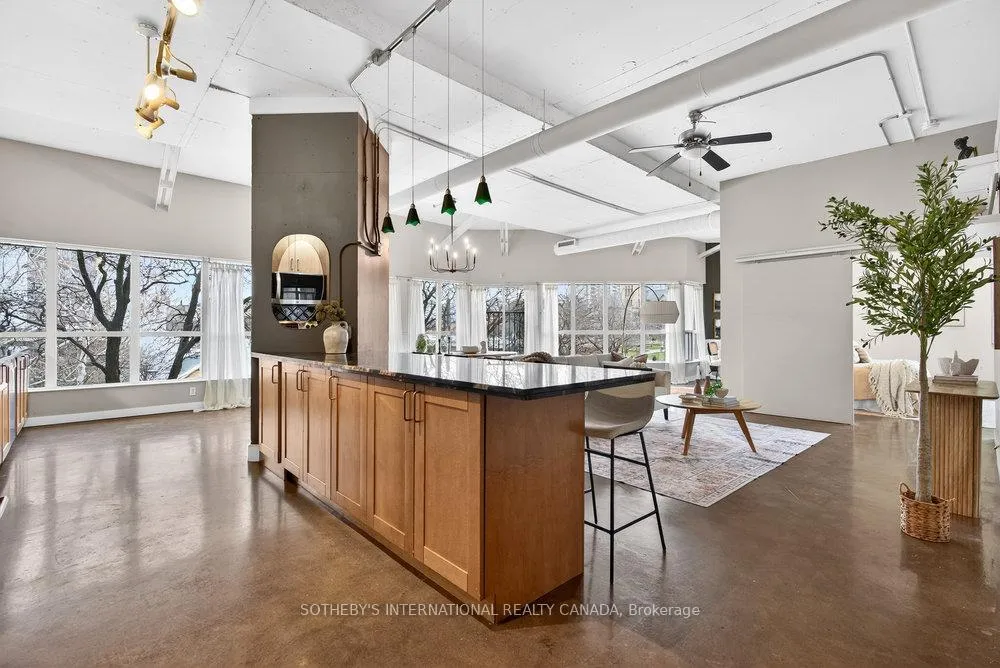 Photo 5 of Unit 305, 66 Bay Street S, Hamilton, Durand — HOMEH