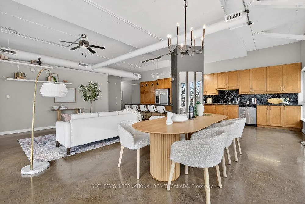 Photo 9 of Unit 305, 66 Bay Street S, Hamilton, Durand — HOMEH