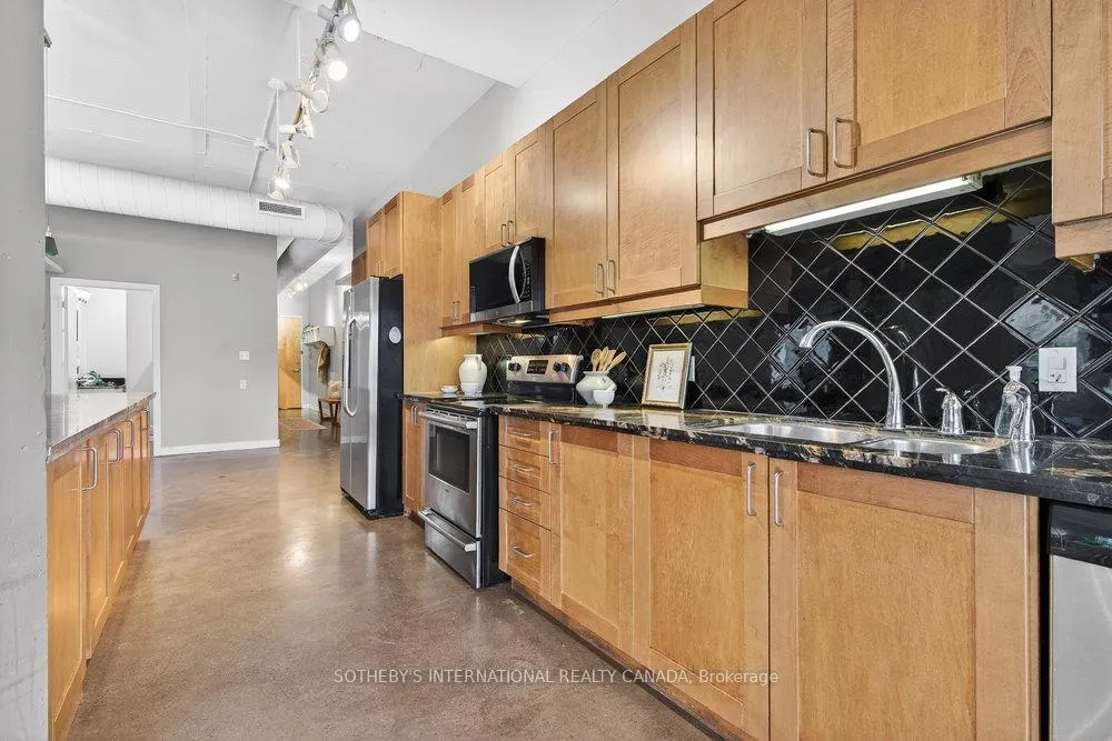 Photo 16 of Unit 305, 66 Bay Street S, Hamilton, Durand — HOMEH