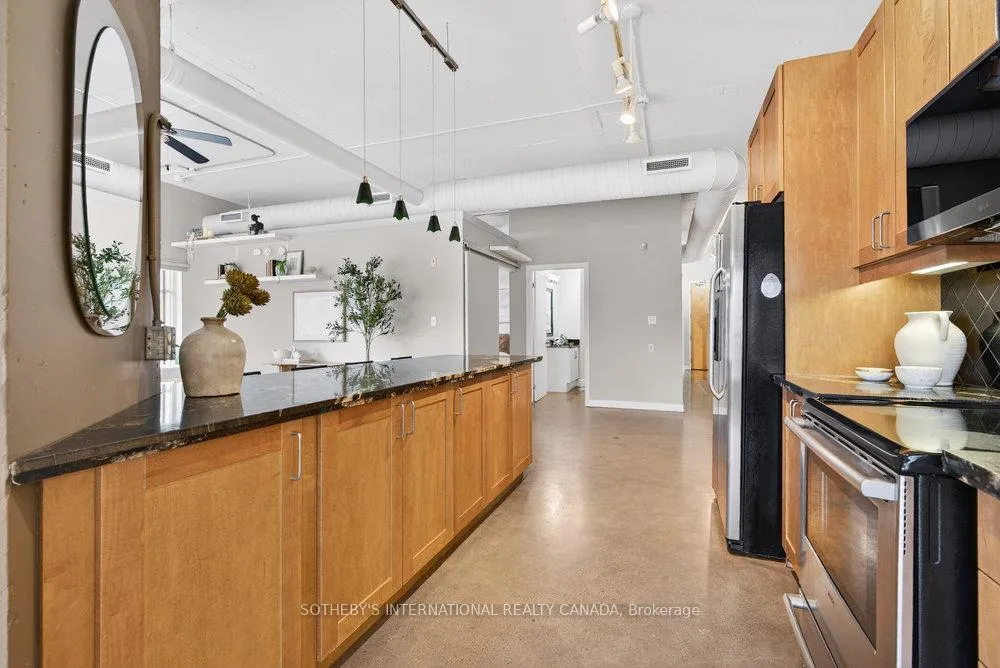 Photo 17 of Unit 305, 66 Bay Street S, Hamilton, Durand — HOMEH