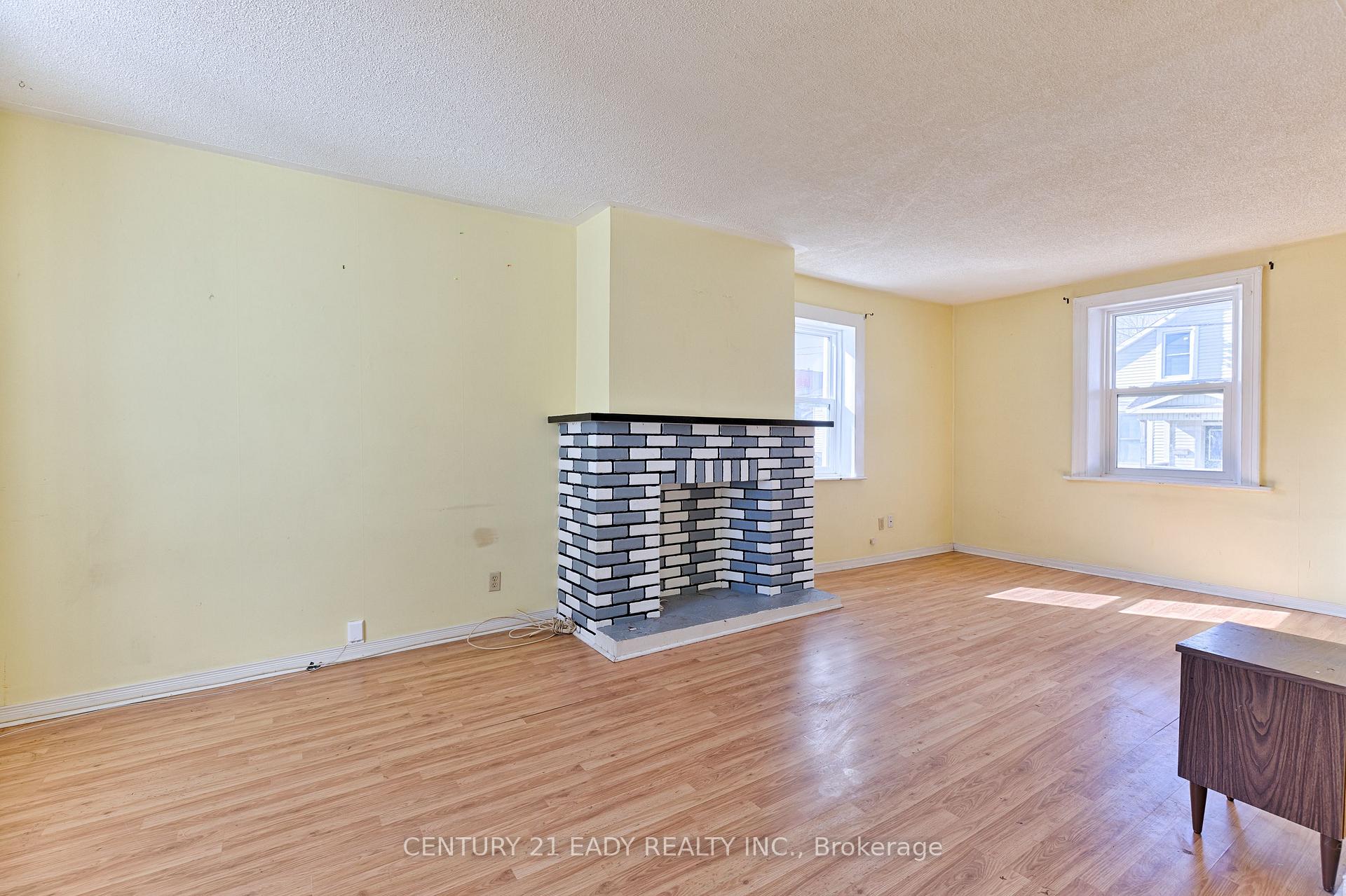 Photo 16 of 261 Plaunt Street S, Renfrew — HOMEH