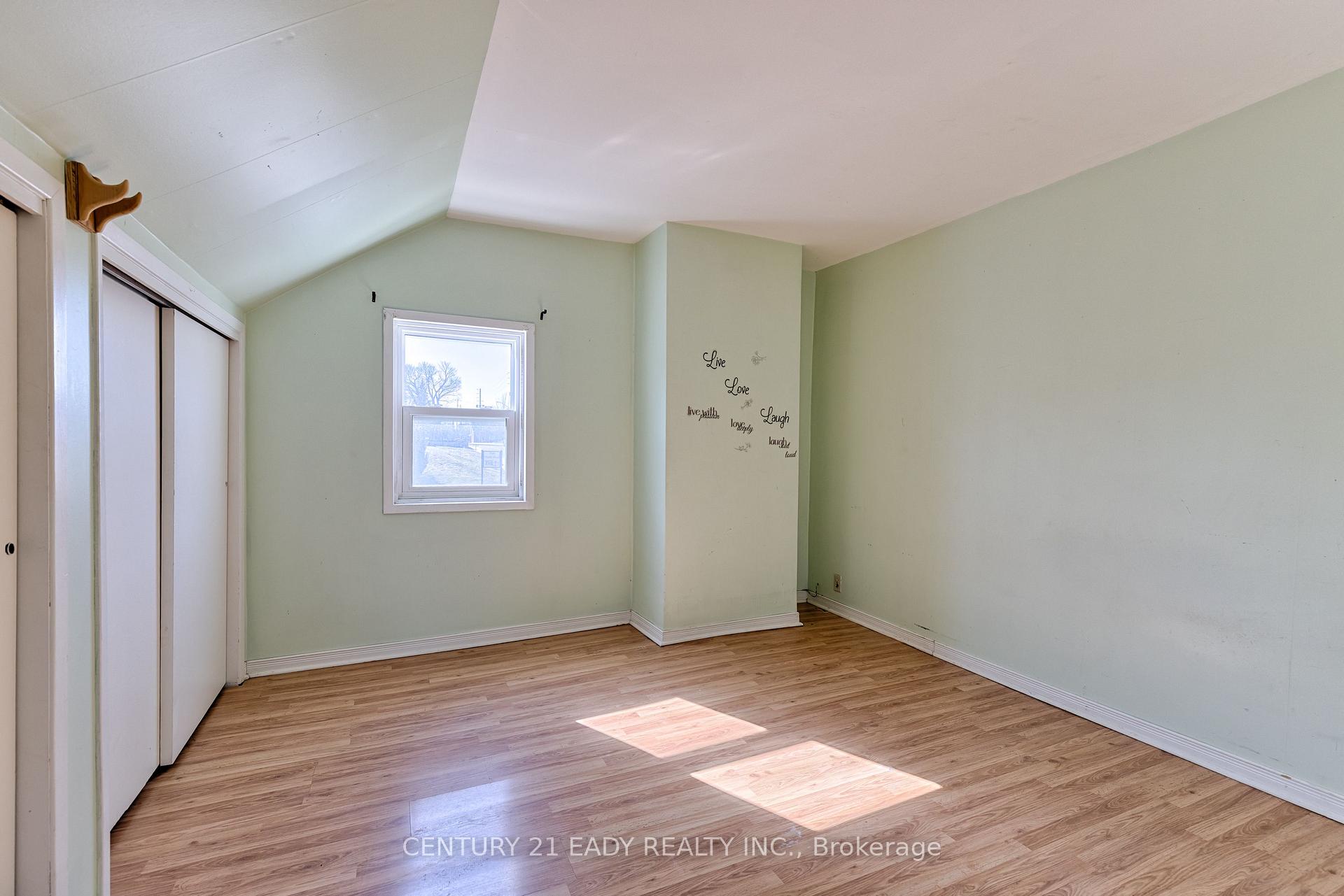 Photo 25 of 261 Plaunt Street S, Renfrew — HOMEH