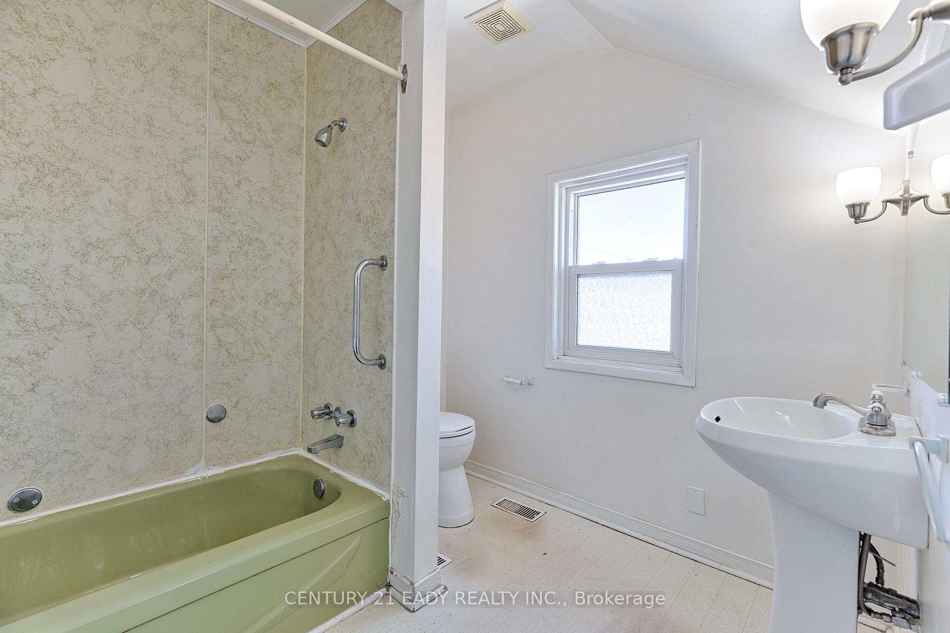 Photo 27 of 261 Plaunt Street S, Renfrew — HOMEH