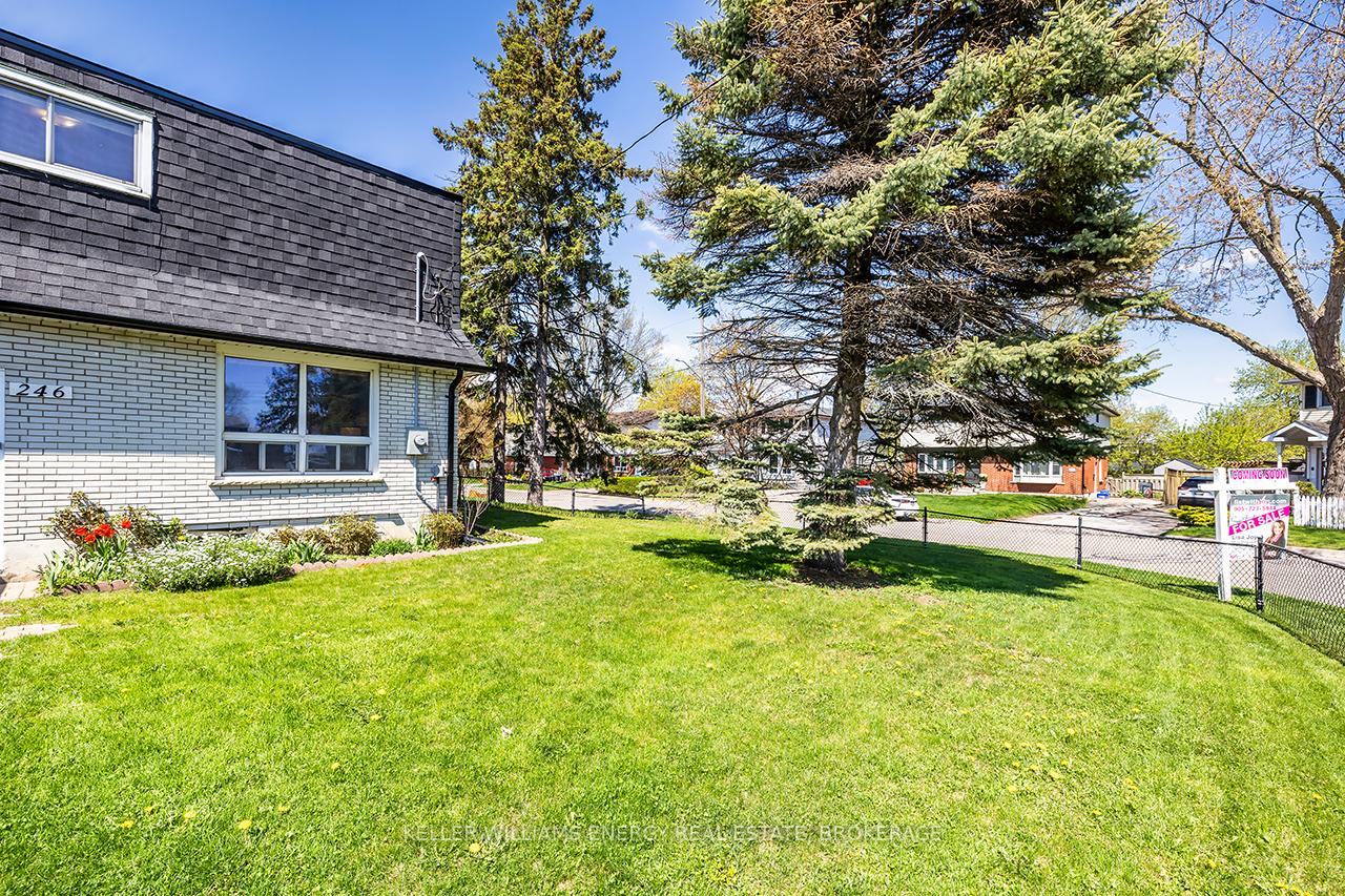 Photo 4 of 246 Barkley Crescent, Oshawa, Vanier — HOMEH