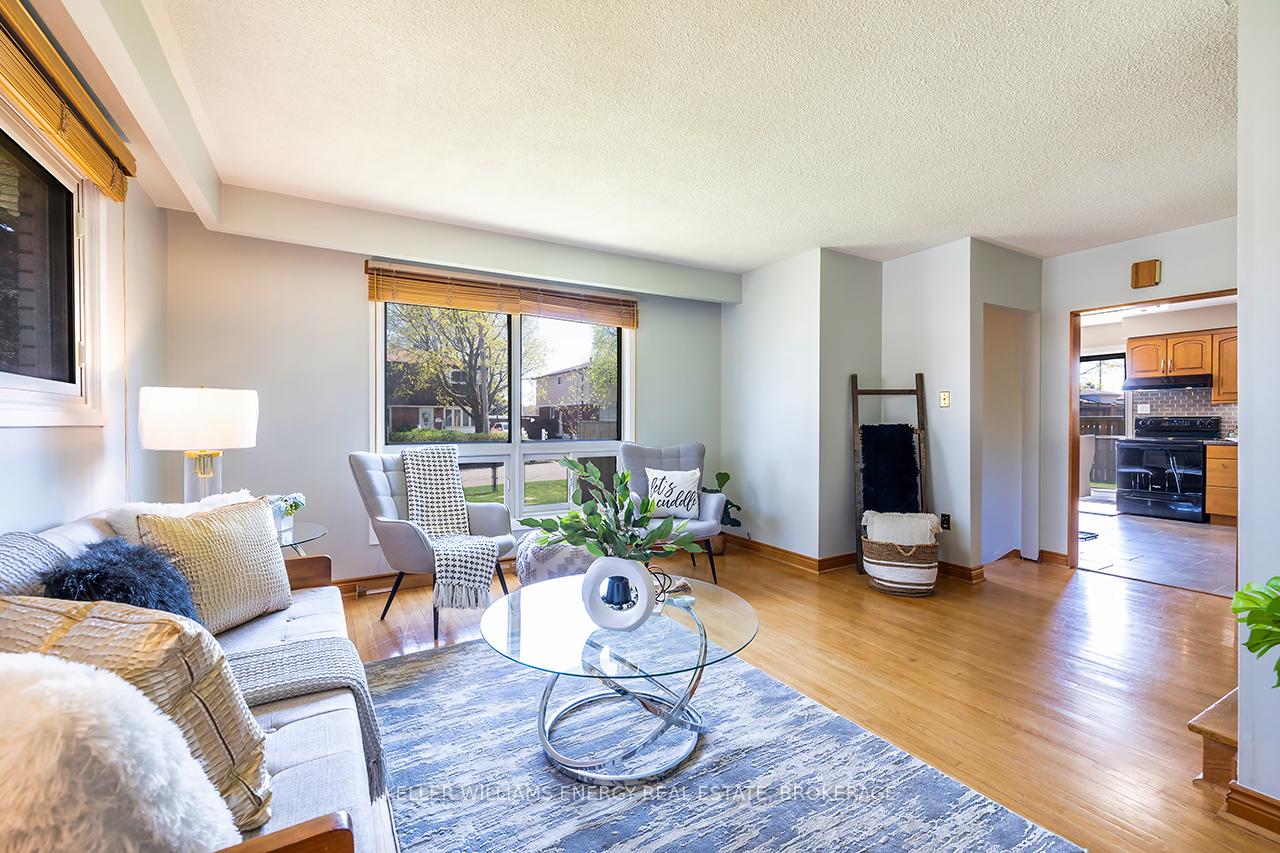 Photo 13 of 246 Barkley Crescent, Oshawa, Vanier — HOMEH