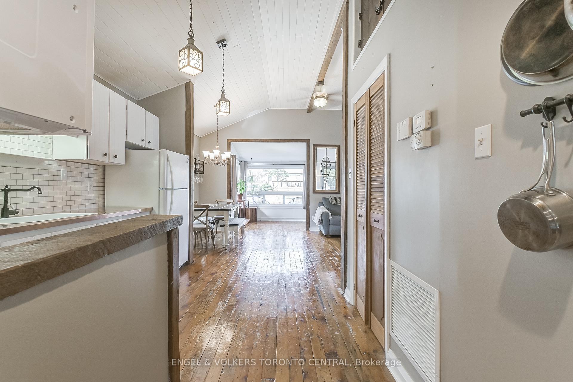 Photo 3 of 741 Marksbury Road, Pickering, West Shore — HOMEH