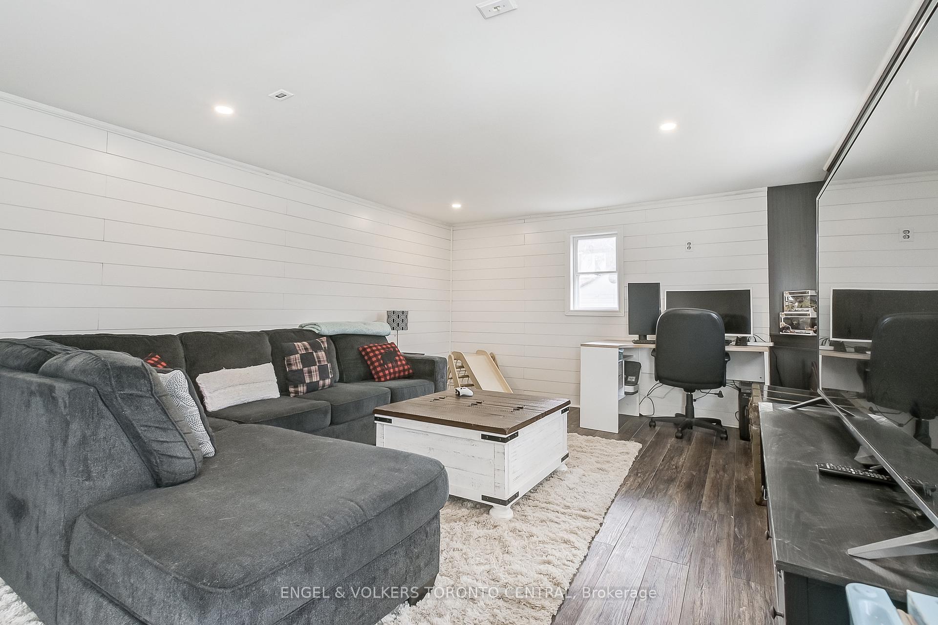 Photo 10 of 741 Marksbury Road, Pickering, West Shore — HOMEH
