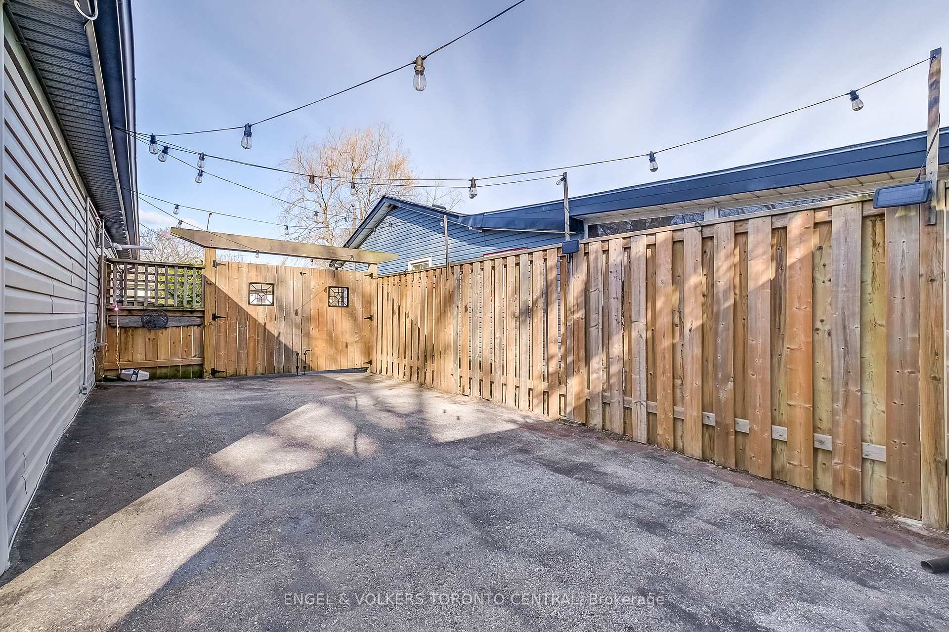 Photo 20 of 741 Marksbury Road, Pickering, West Shore — HOMEH
