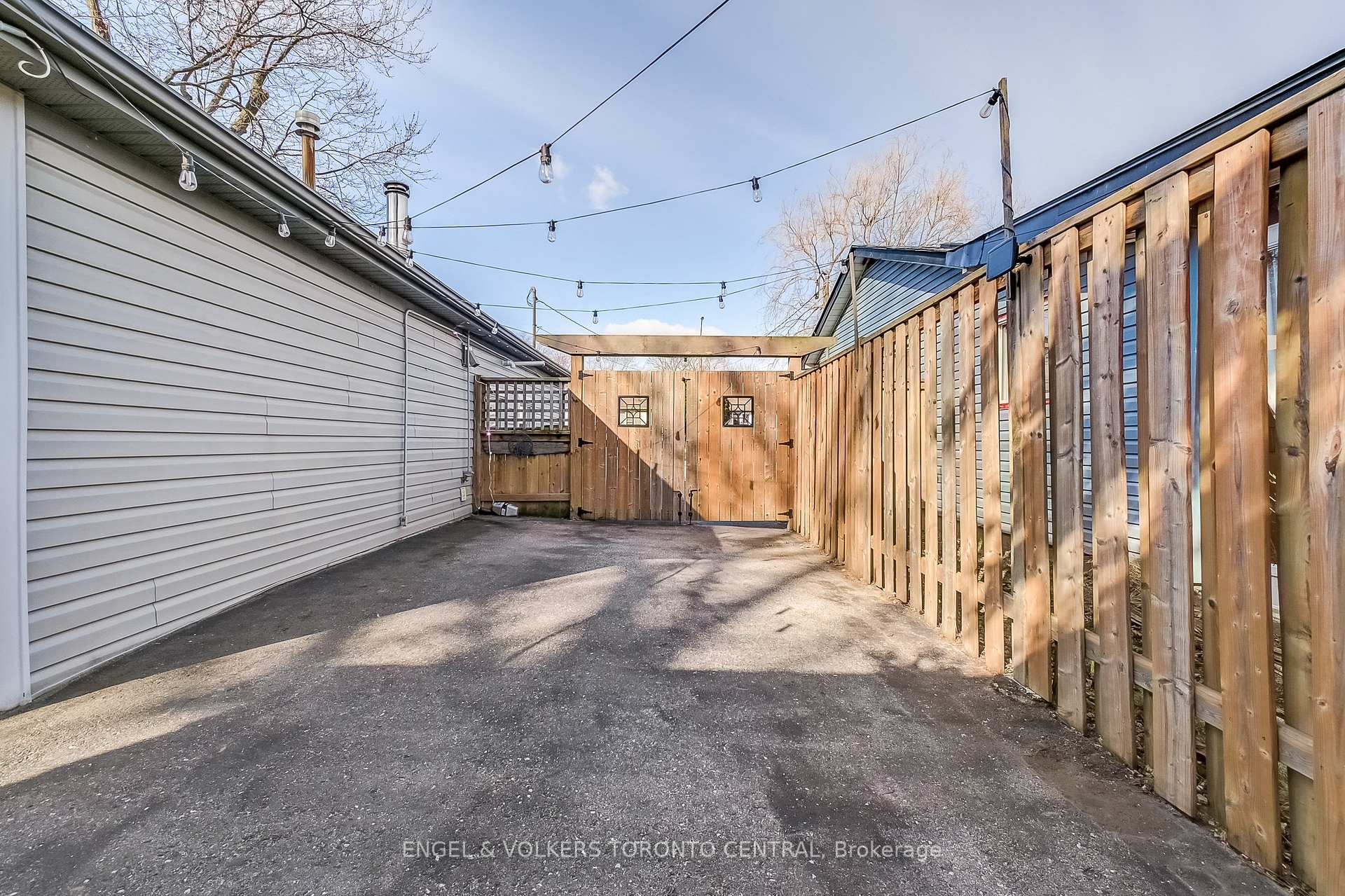 Photo 21 of 741 Marksbury Road, Pickering, West Shore — HOMEH