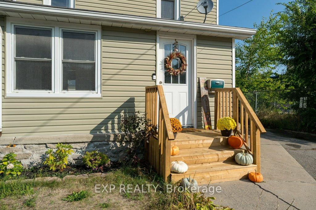Photo 3 of 14 Sillers Avenue, Quinte West, Trenton Ward — HOMEH