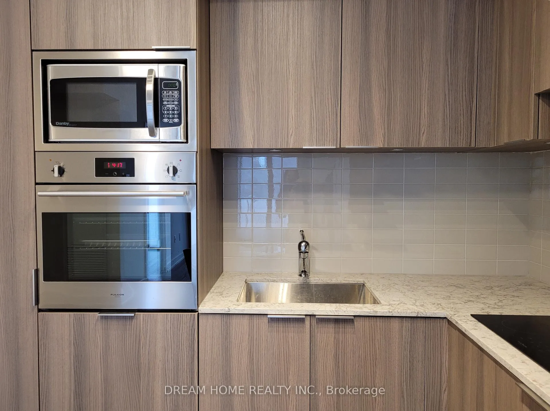 Photo 9 of Unit 1304, 11 Wellesley Street W, Toronto, Bay Street Corridor — HOMEH