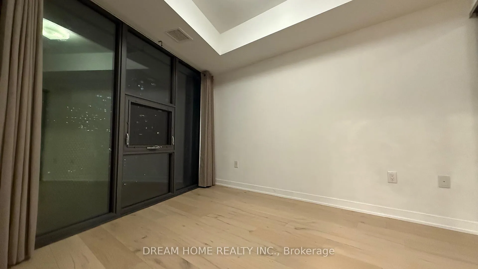 Photo 10 of Unit 1304, 11 Wellesley Street W, Toronto, Bay Street Corridor — HOMEH