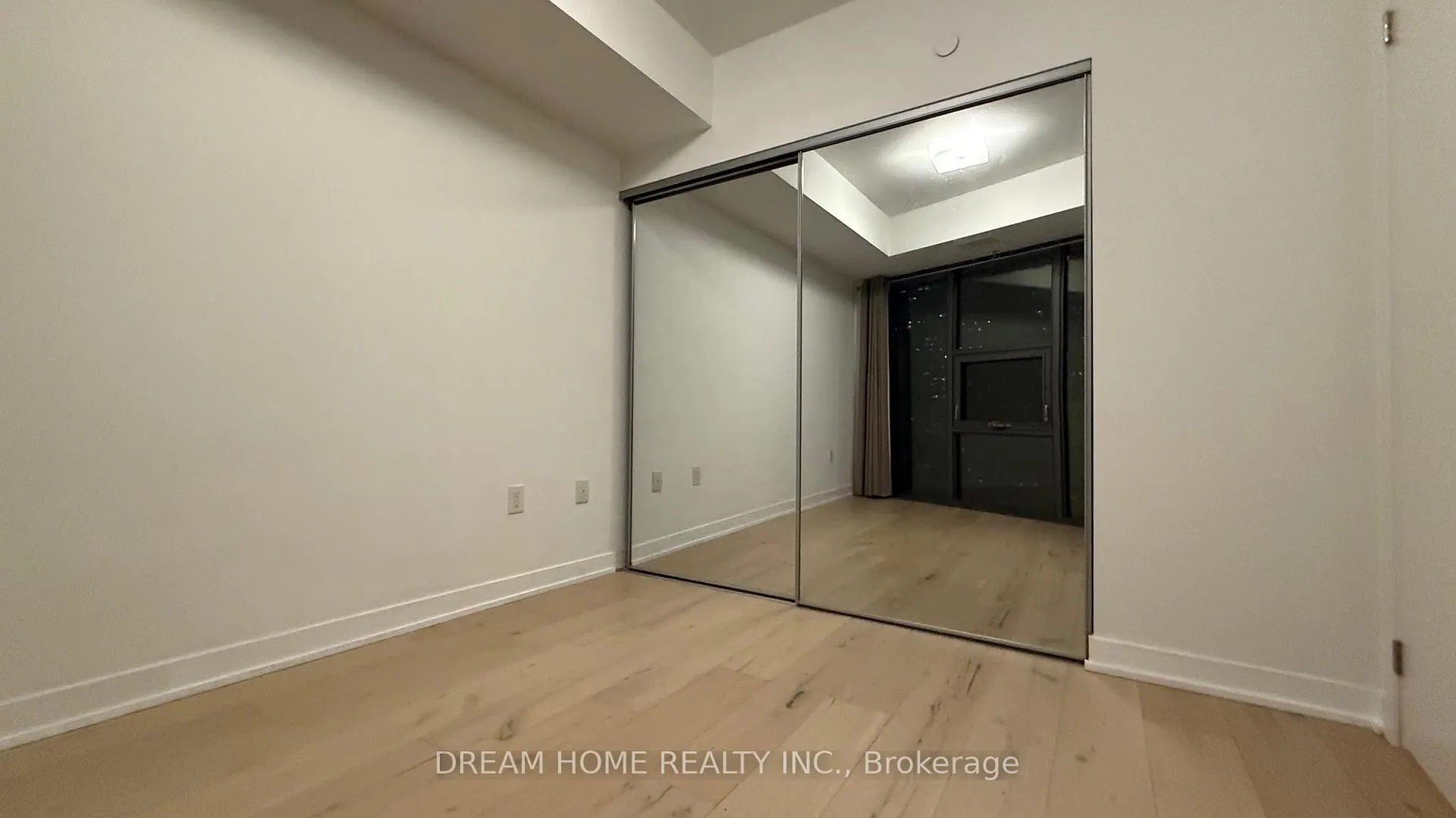 Photo 11 of Unit 1304, 11 Wellesley Street W, Toronto, Bay Street Corridor — HOMEH