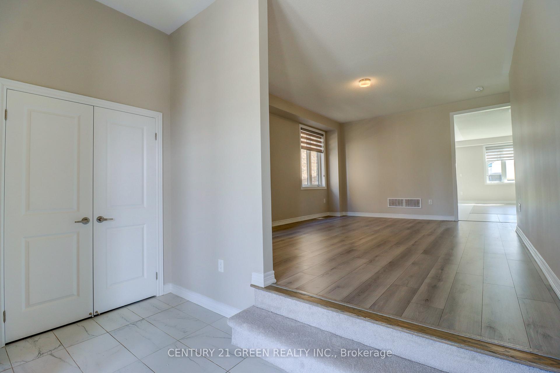 Photo 5 of 2053 Chris Mason Street, Oshawa, Kedron — HOMEH