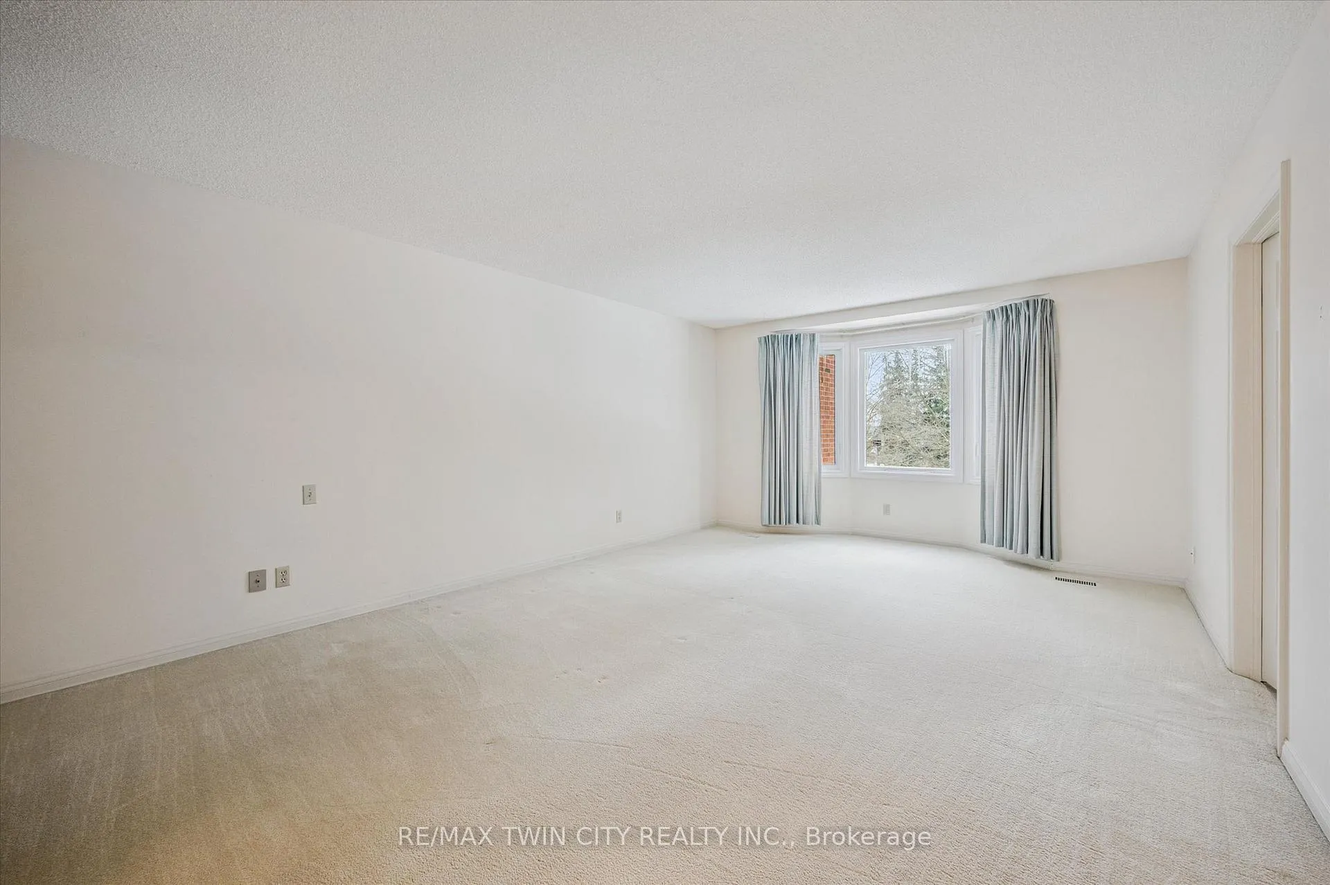 Photo 18 of Unit 5, 405 Glasgow Street, Kitchener — HOMEH