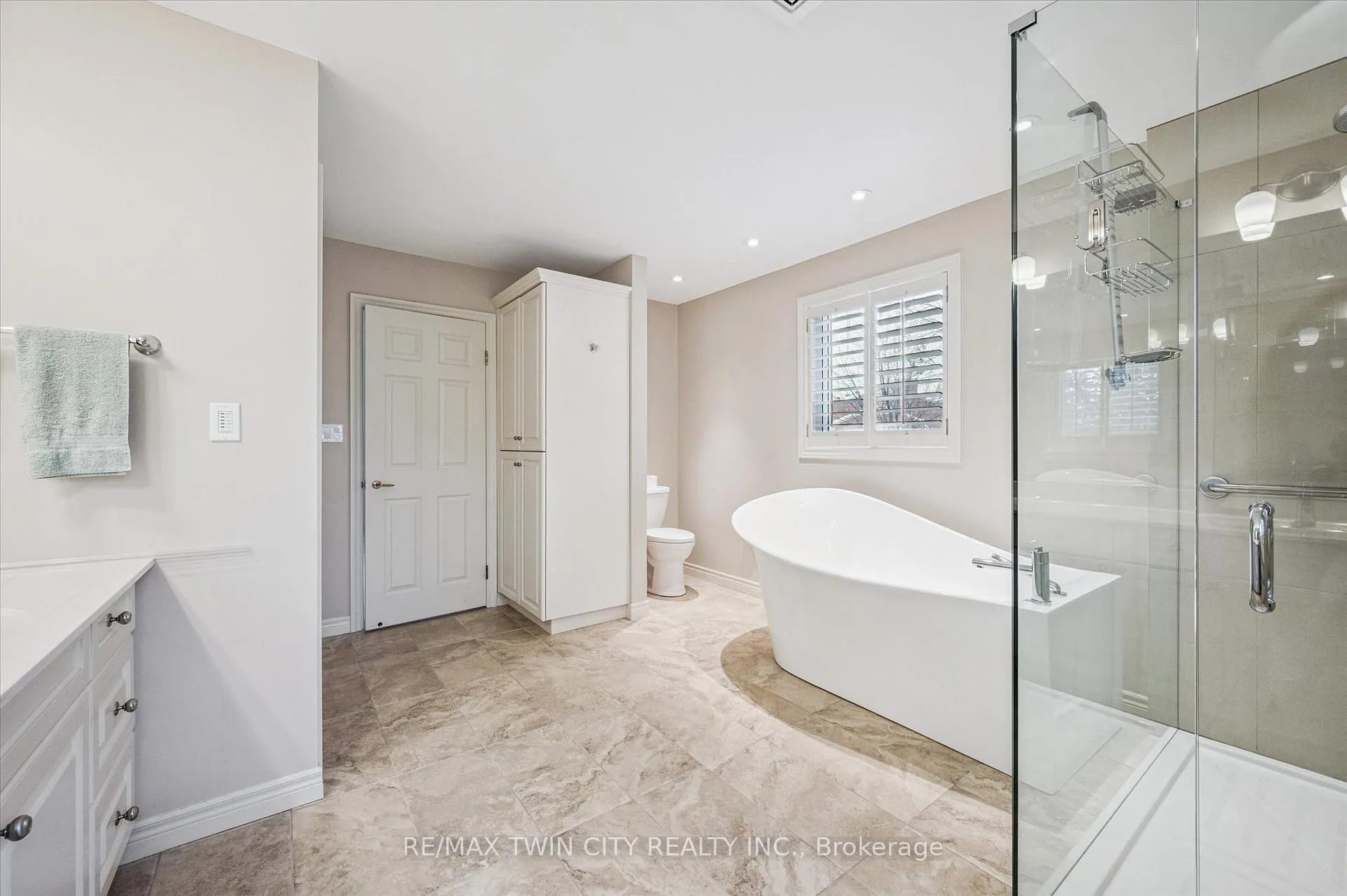 Photo 22 of Unit 5, 405 Glasgow Street, Kitchener — HOMEH