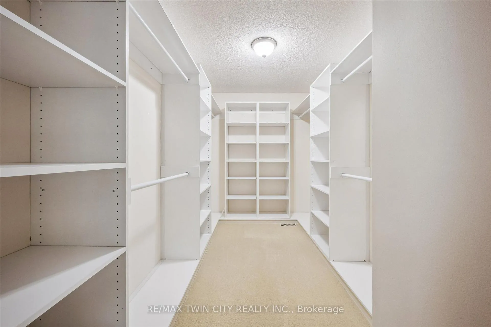Photo 23 of Unit 5, 405 Glasgow Street, Kitchener — HOMEH