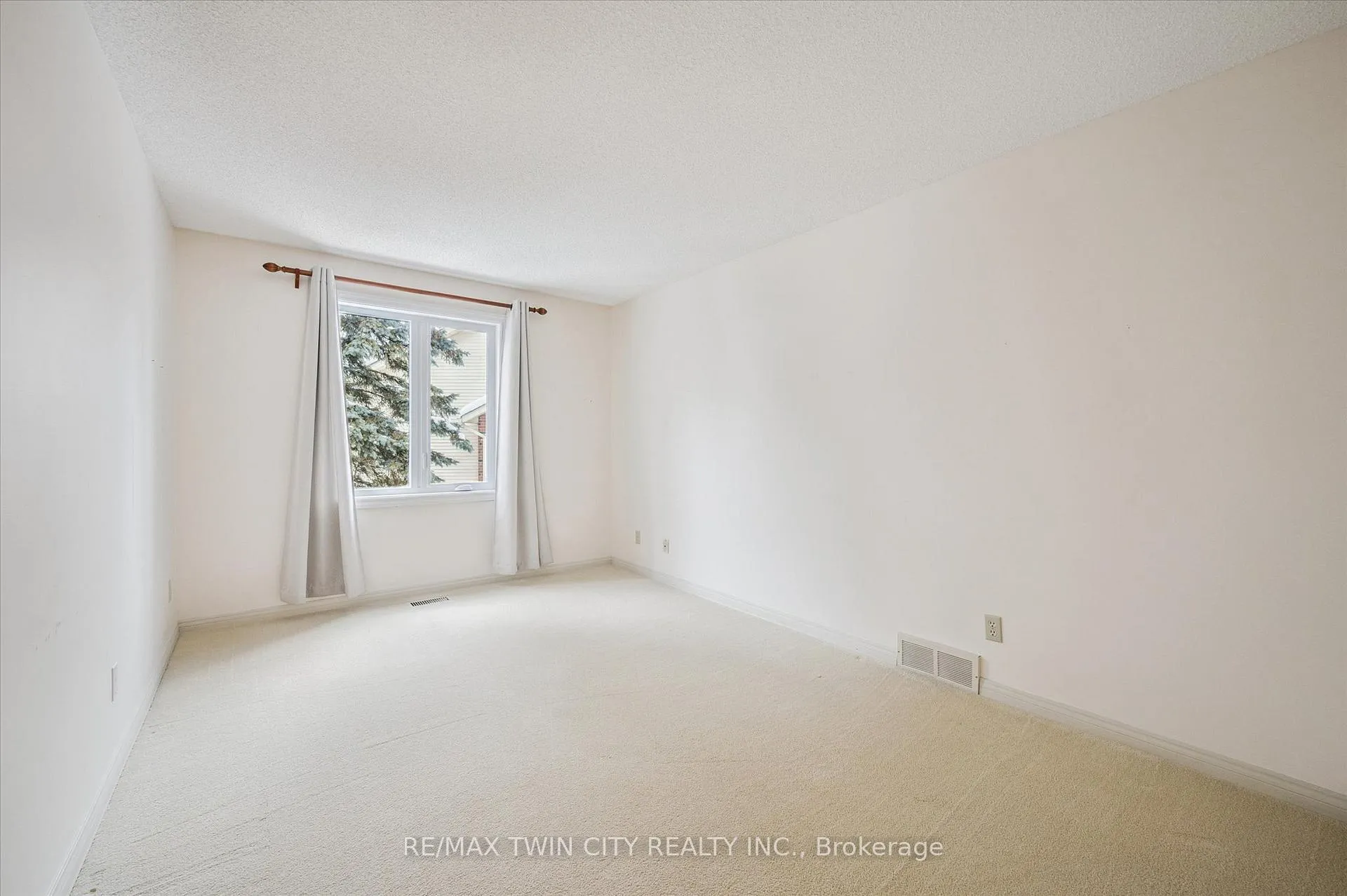 Photo 27 of Unit 5, 405 Glasgow Street, Kitchener — HOMEH