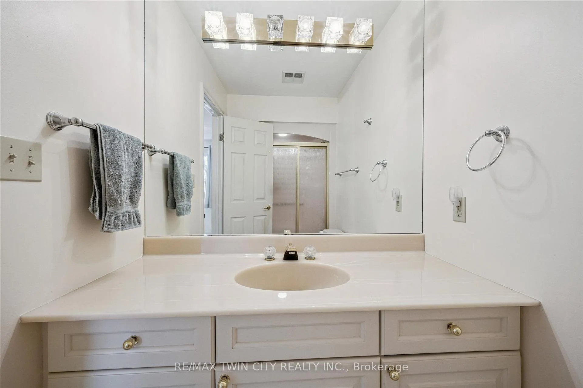 Photo 28 of Unit 5, 405 Glasgow Street, Kitchener — HOMEH