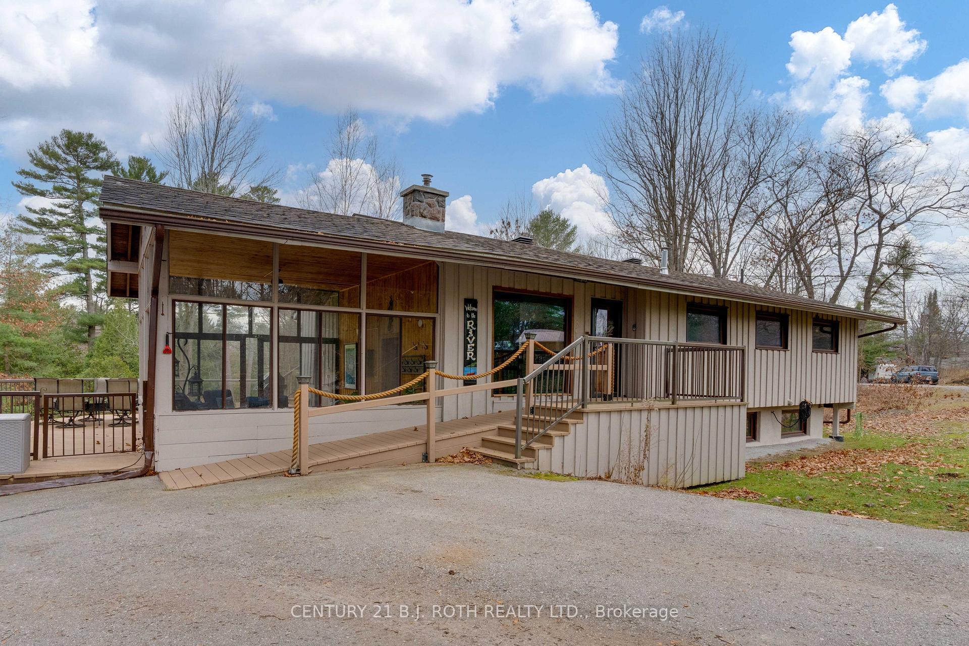 Front of 2983 Whelan Way
