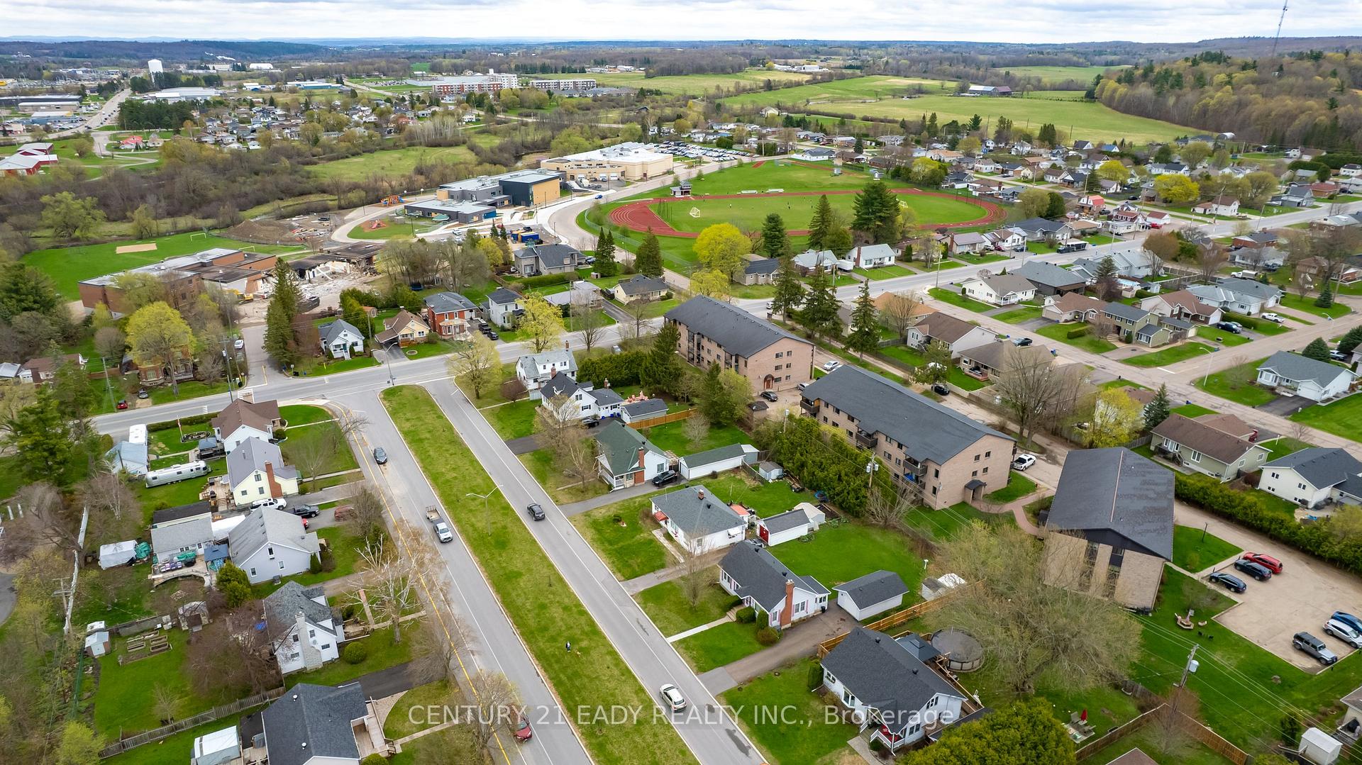 Photo 22 of 665 Coleraine Drive, Renfrew — HOMEH