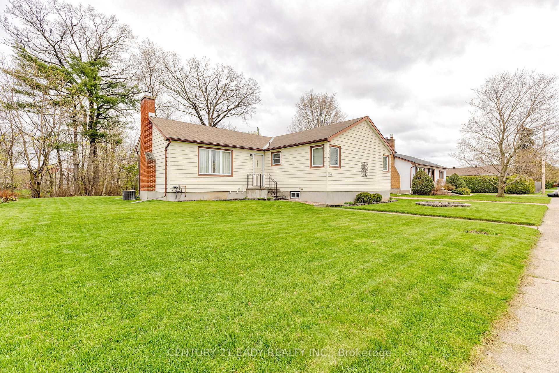 Photo 30 of 665 Coleraine Drive, Renfrew — HOMEH