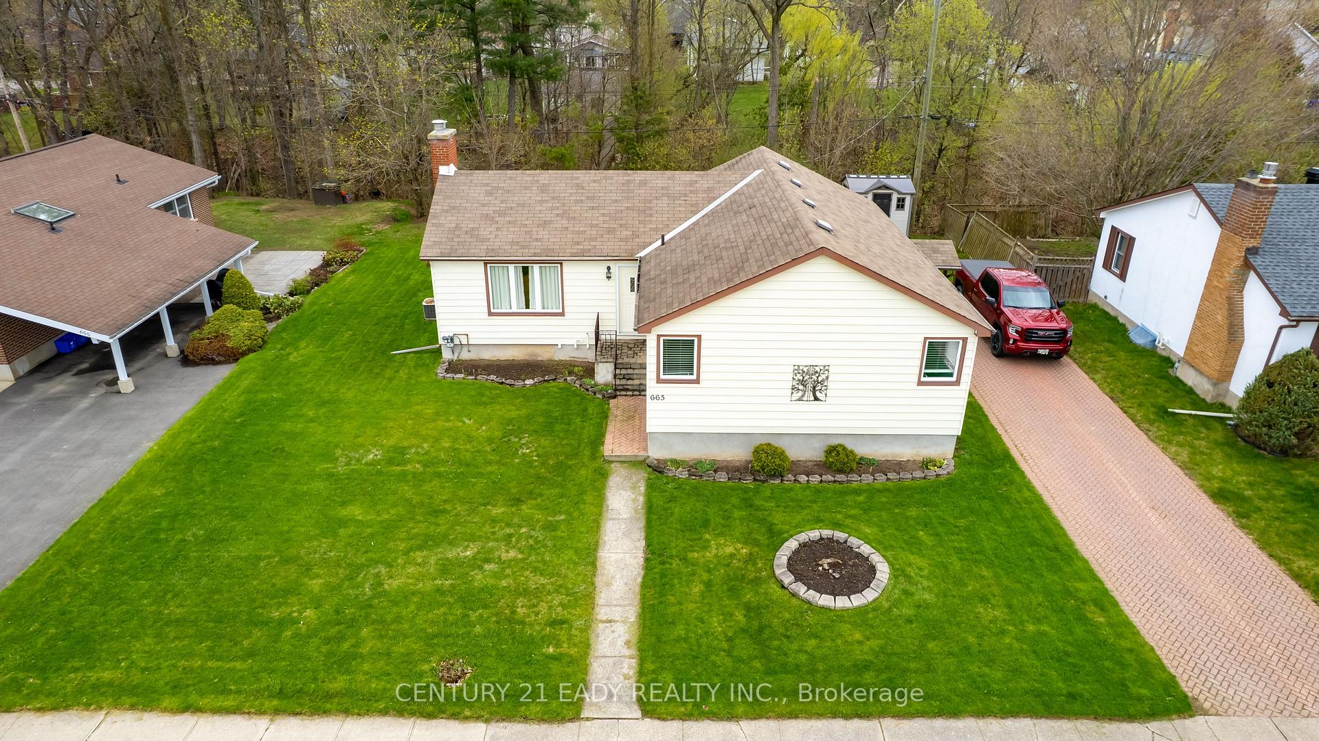 Photo 33 of 665 Coleraine Drive, Renfrew — HOMEH