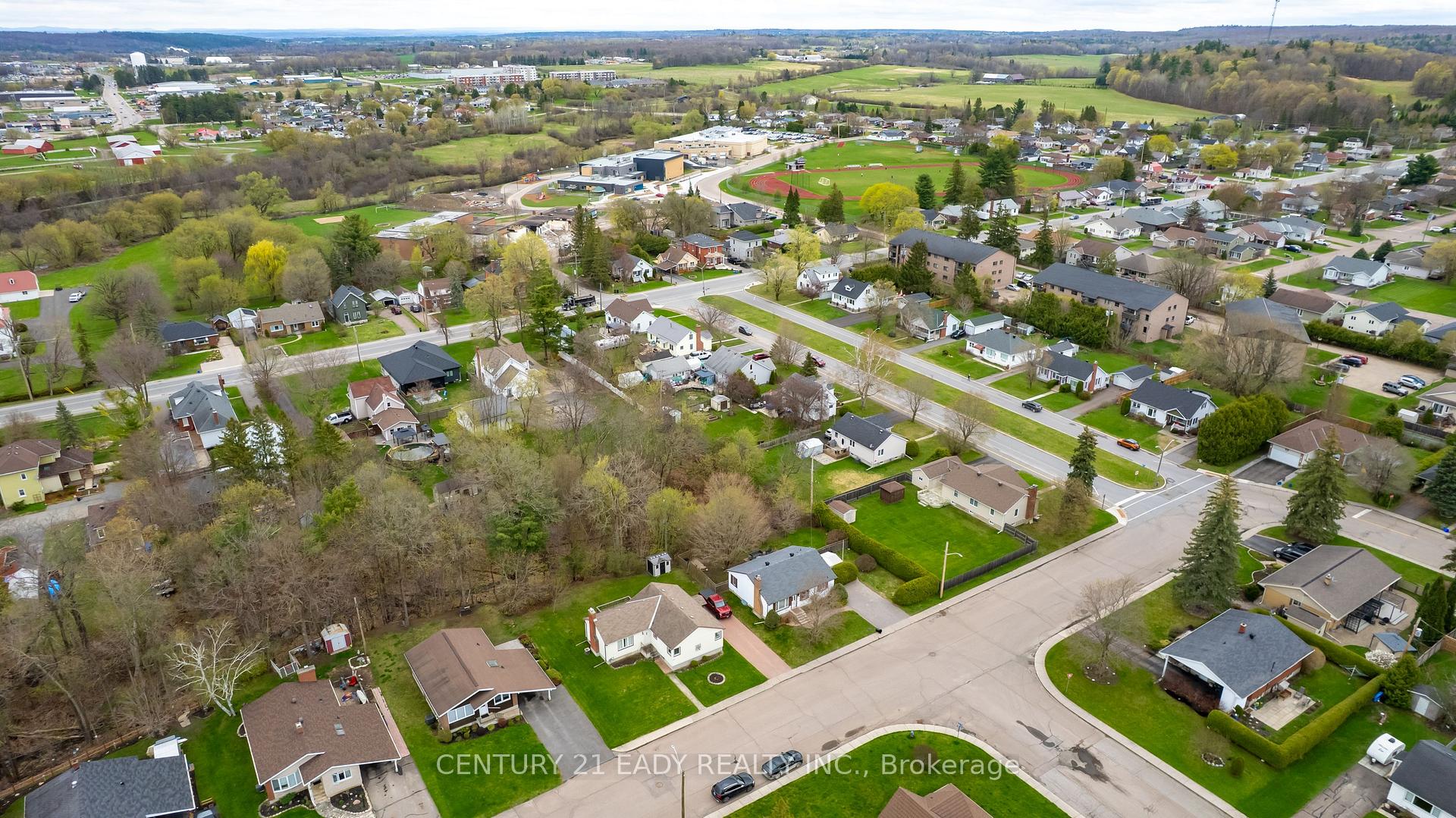 Photo 36 of 665 Coleraine Drive, Renfrew — HOMEH