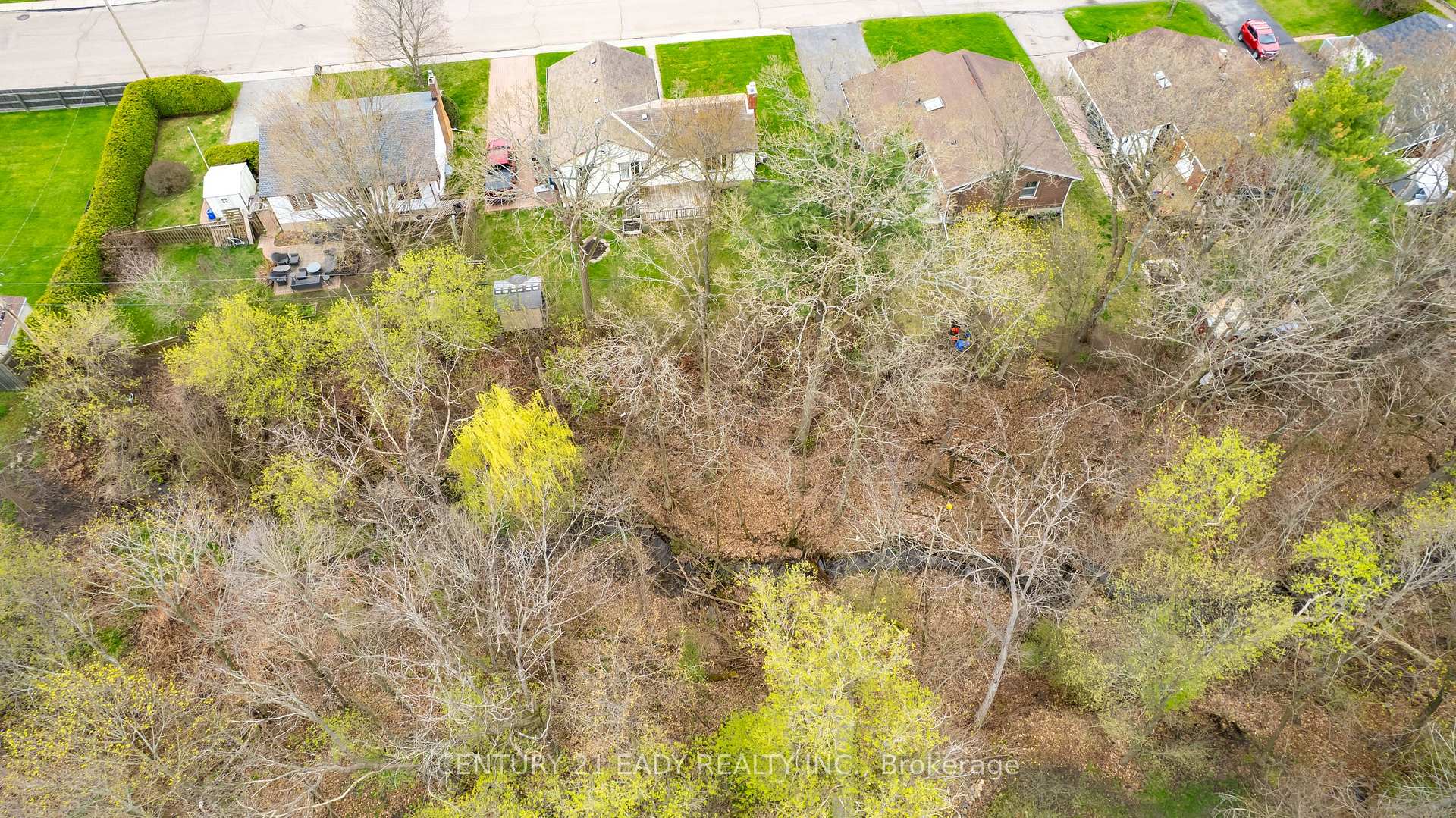 Photo 10 of 665 Coleraine Drive, Renfrew — HOMEH