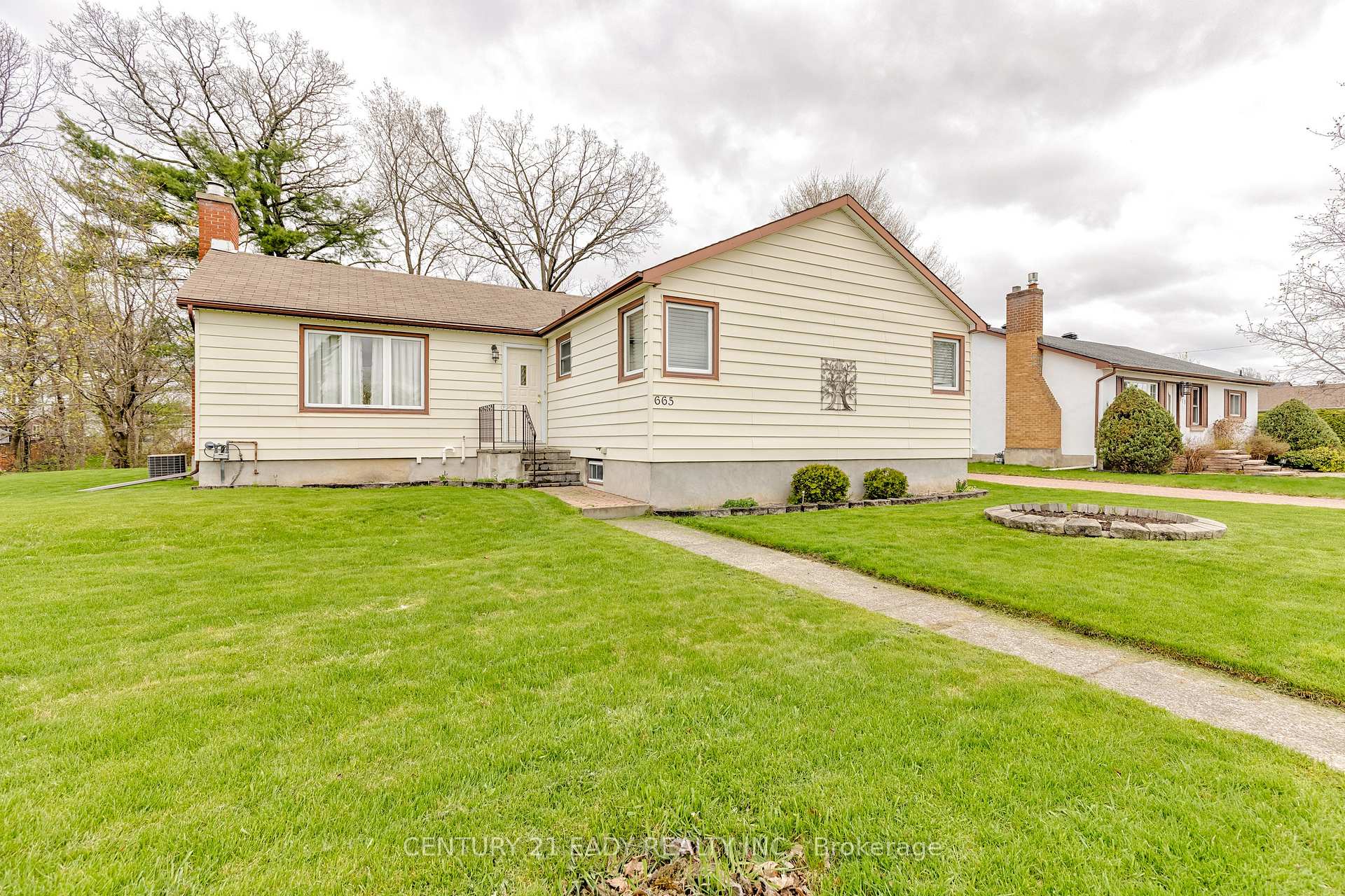 Photo 13 of 665 Coleraine Drive, Renfrew — HOMEH