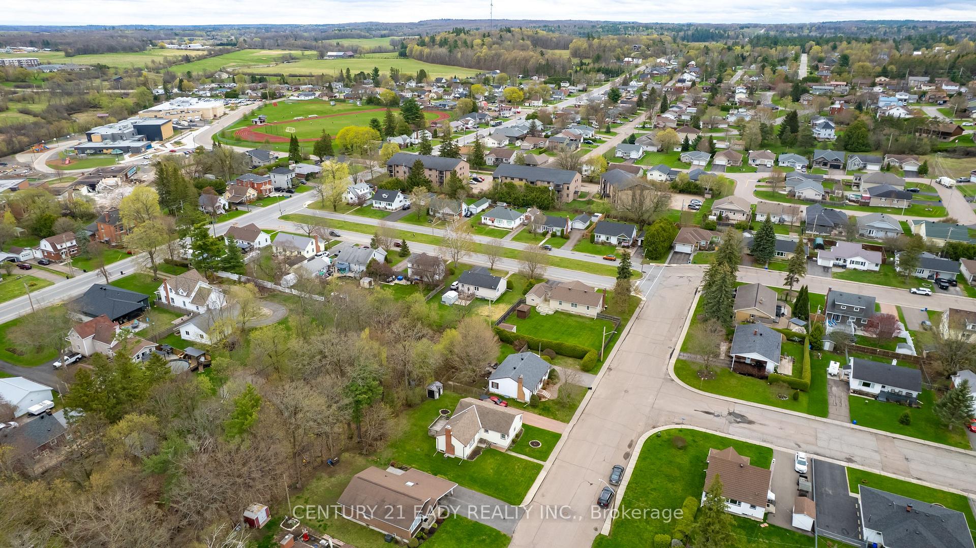 Photo 15 of 665 Coleraine Drive, Renfrew — HOMEH