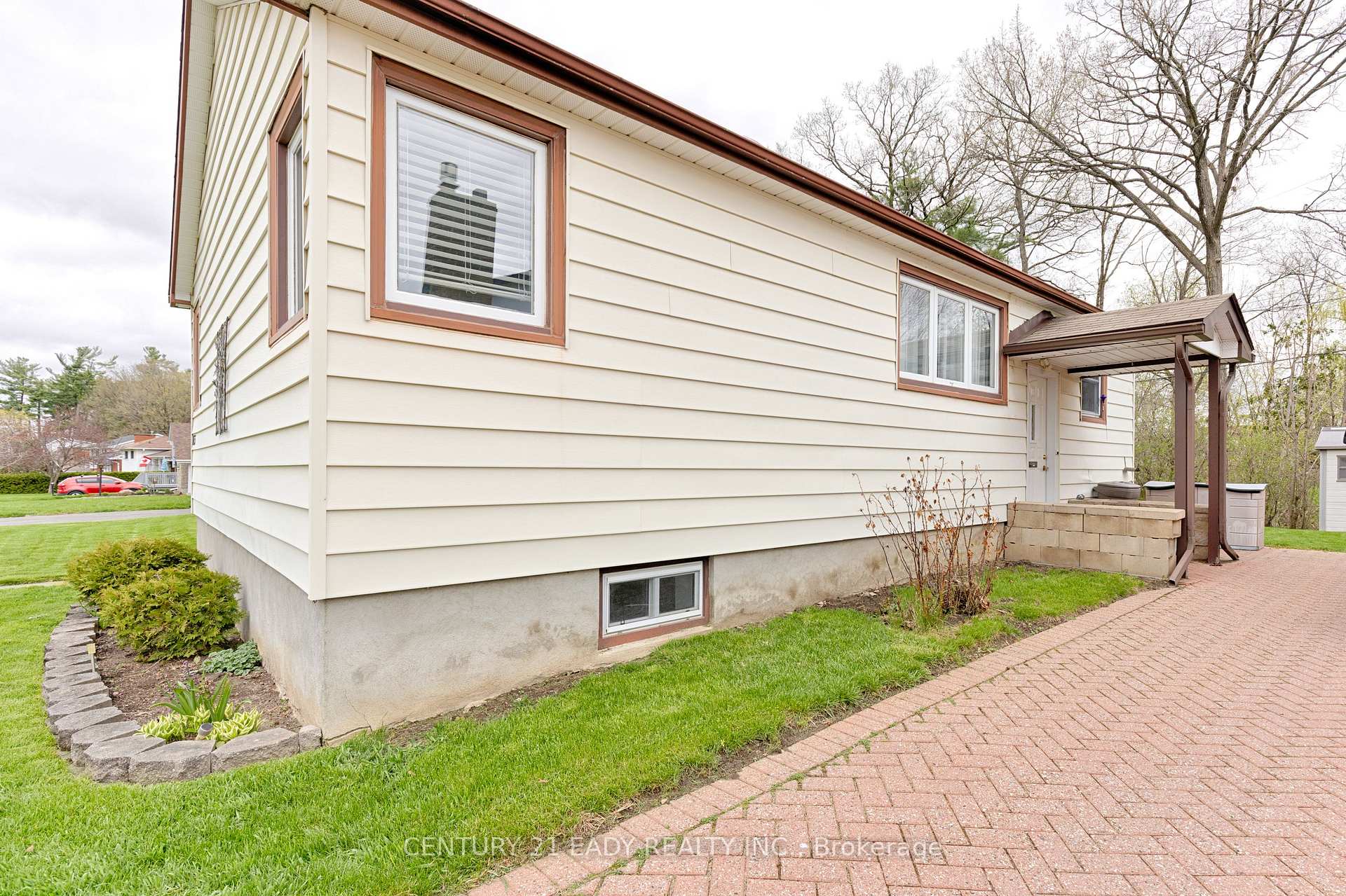 Photo 20 of 665 Coleraine Drive, Renfrew — HOMEH