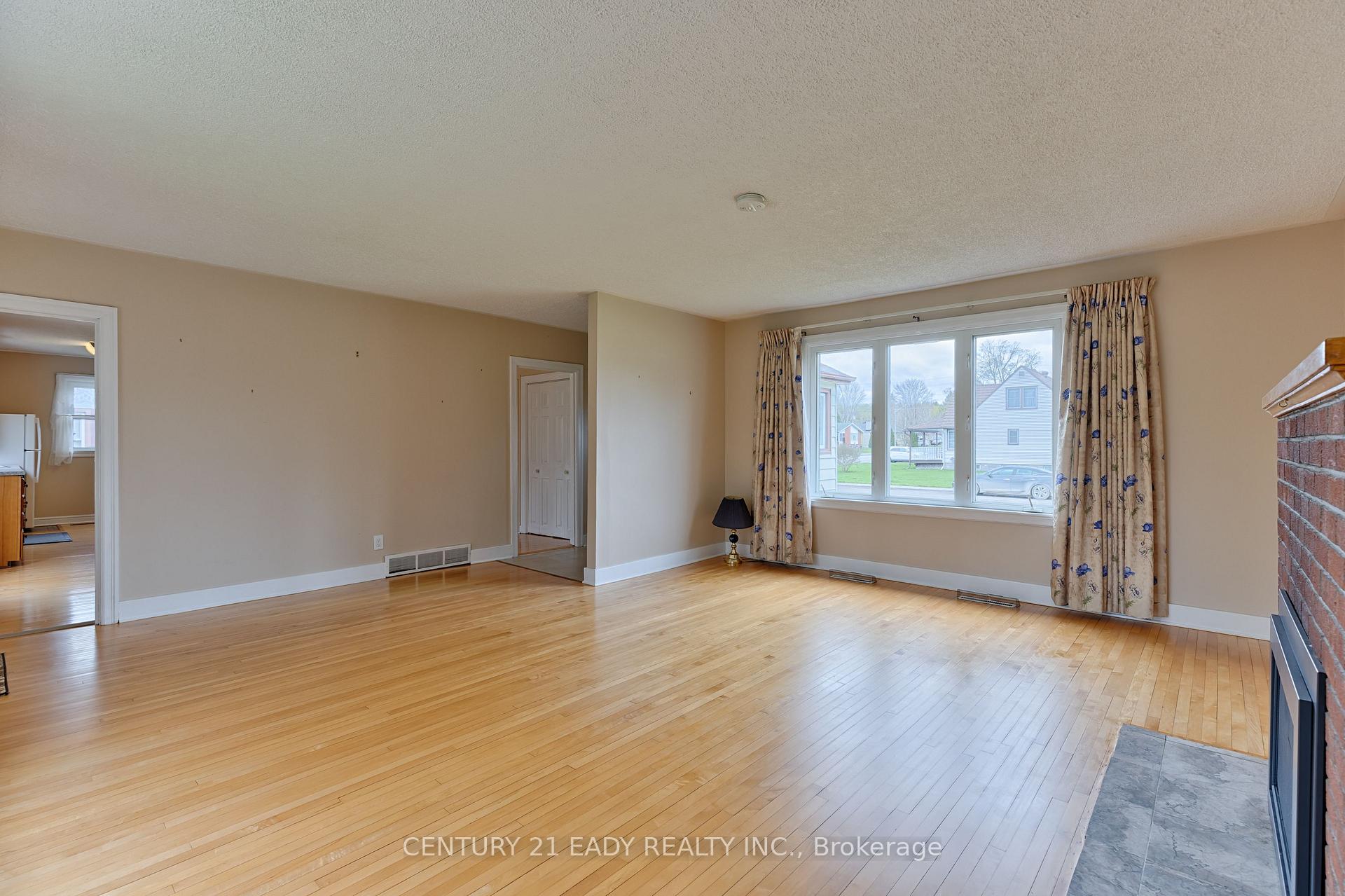 Photo 48 of 665 Coleraine Drive, Renfrew — HOMEH