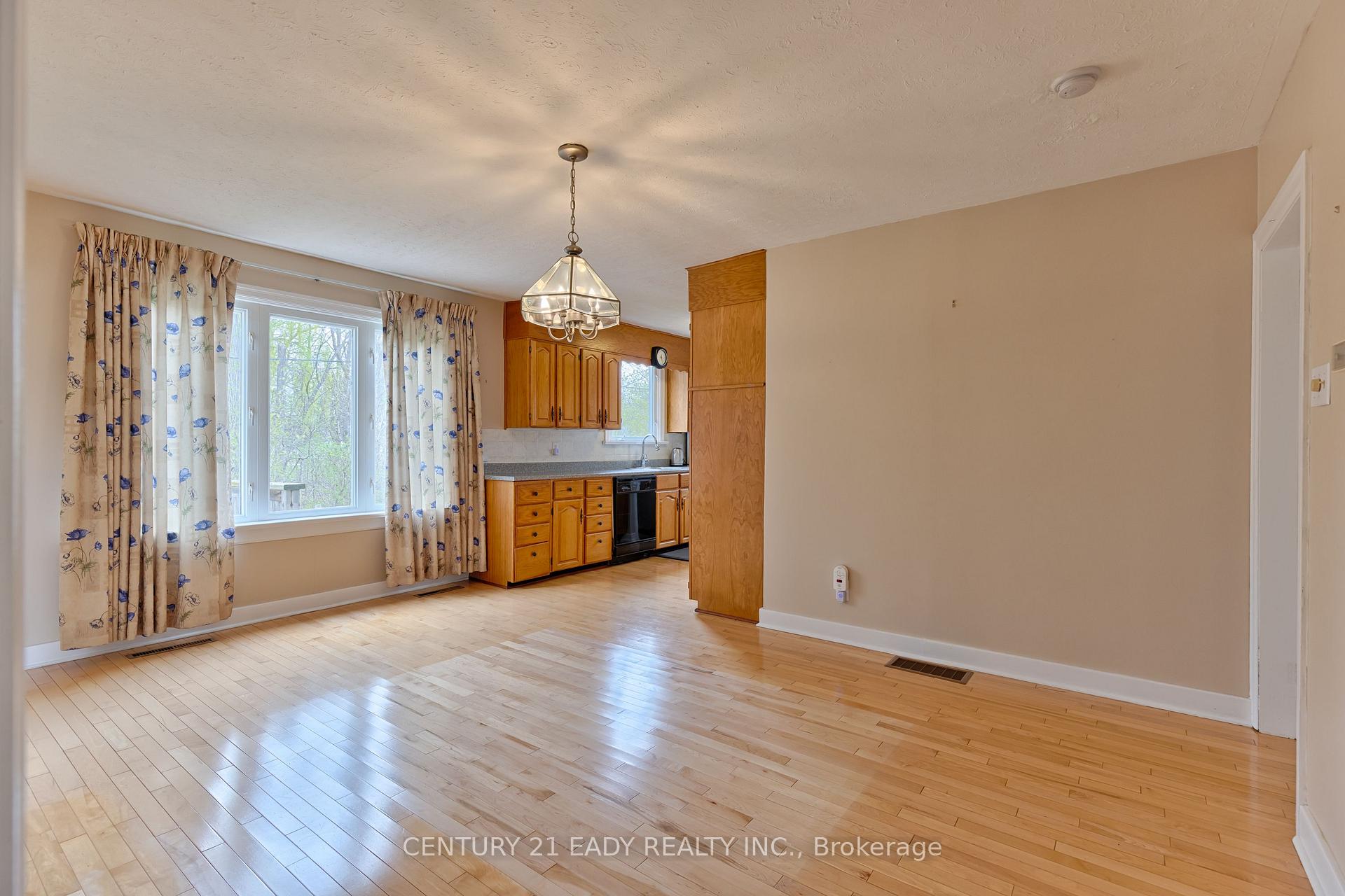 Photo 55 of 665 Coleraine Drive, Renfrew — HOMEH