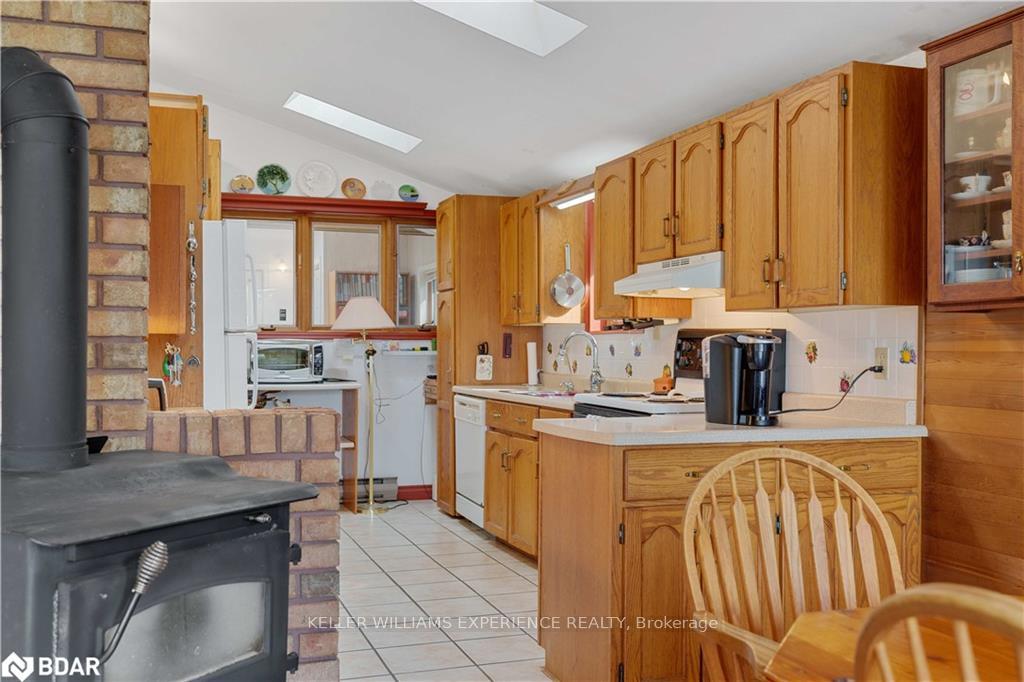 Photo 11 of 2396 Lakeshore Drive, Ramara, Brechin — HOMEH