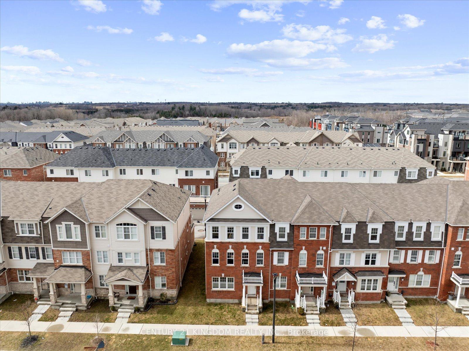 Photo 2 of 2422 Fall Harvest Crescent, Pickering, Rural Pickering — HOMEH