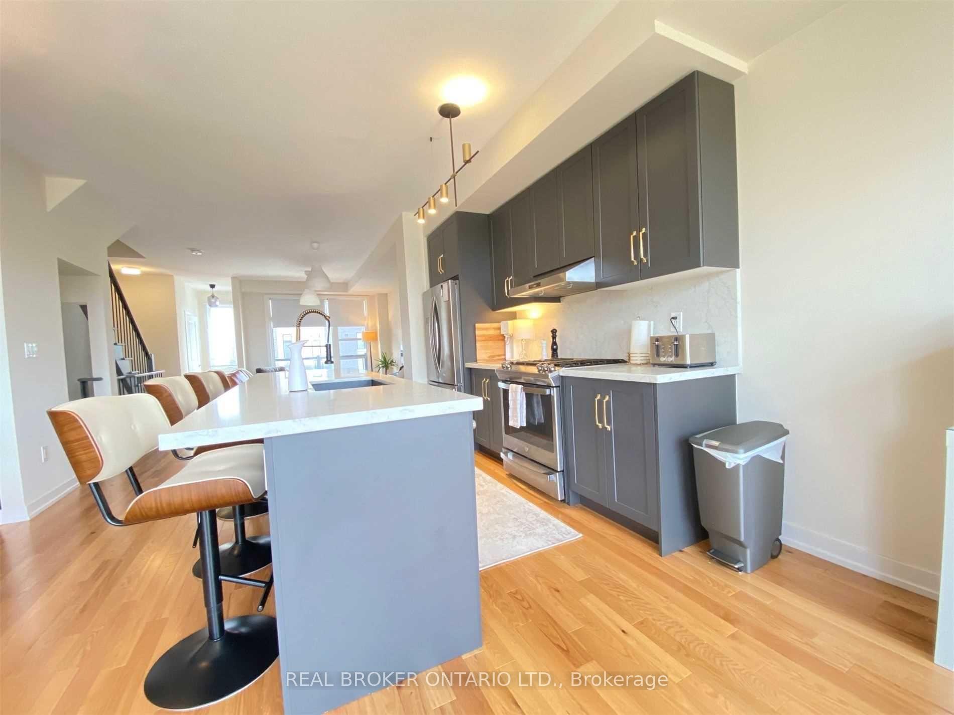 Photo 8 of 2508 Castlegate Crossing, Pickering, Duffin Heights — HOMEH