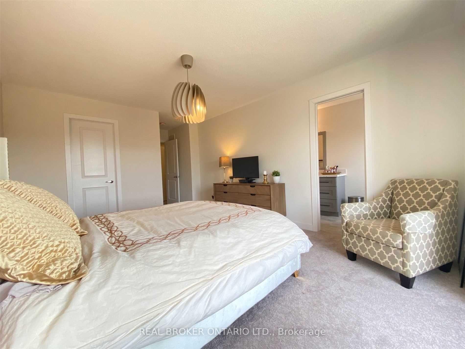 Photo 19 of 2508 Castlegate Crossing, Pickering, Duffin Heights — HOMEH