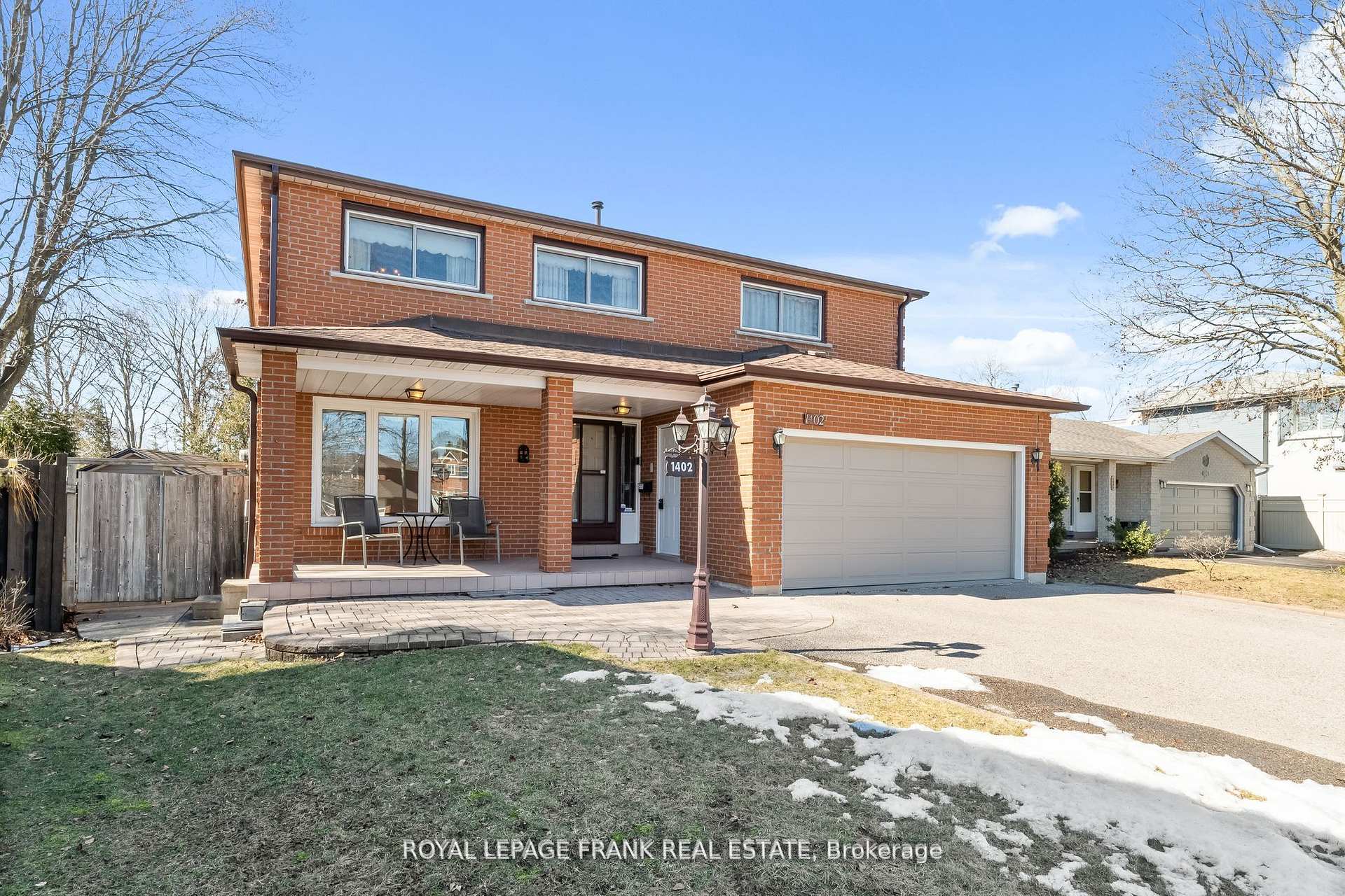Photo 2 of 1402 Manitou Drive, Oshawa, Samac — HOMEH