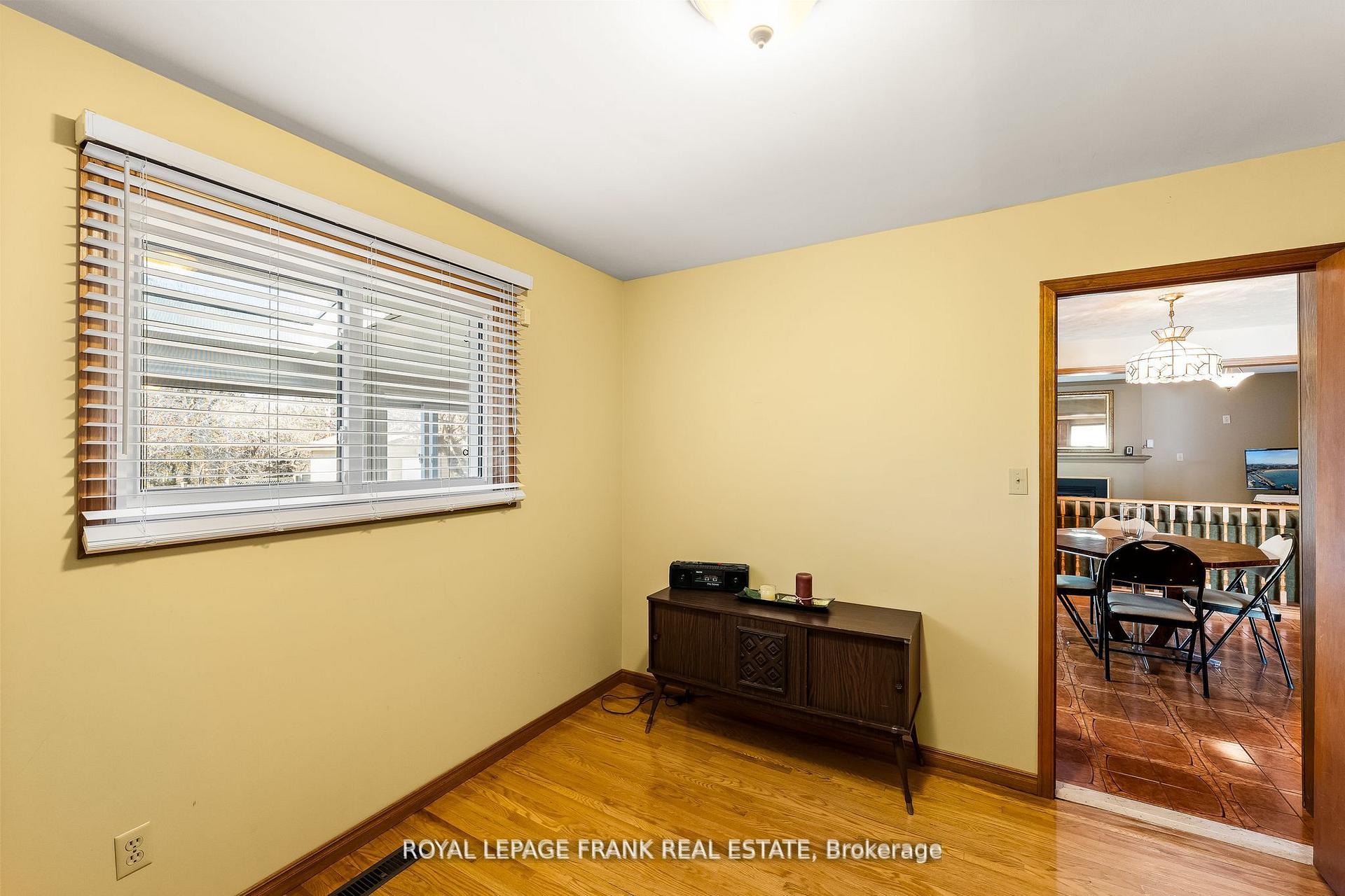 Photo 18 of 1402 Manitou Drive, Oshawa, Samac — HOMEH