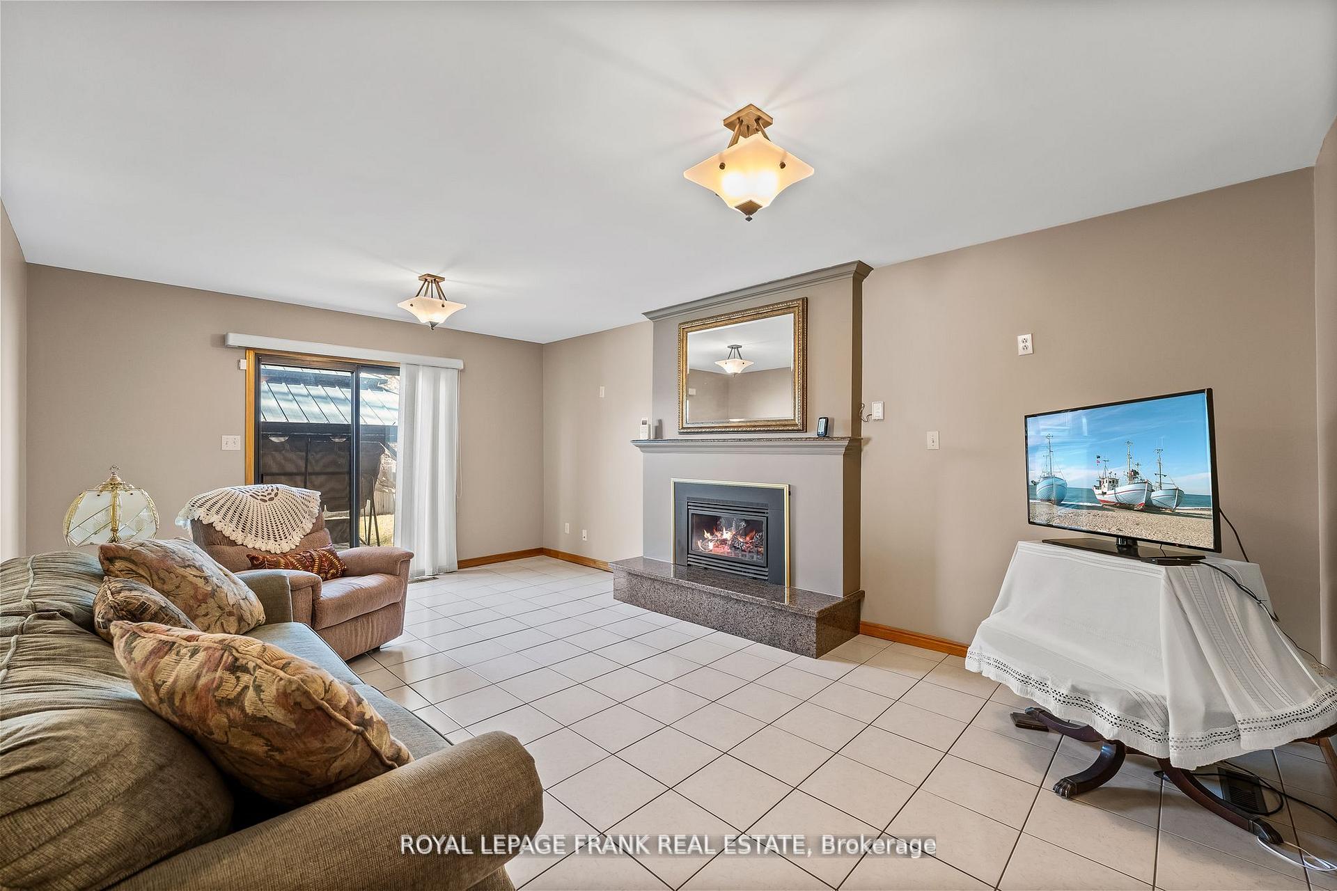 Photo 20 of 1402 Manitou Drive, Oshawa, Samac — HOMEH